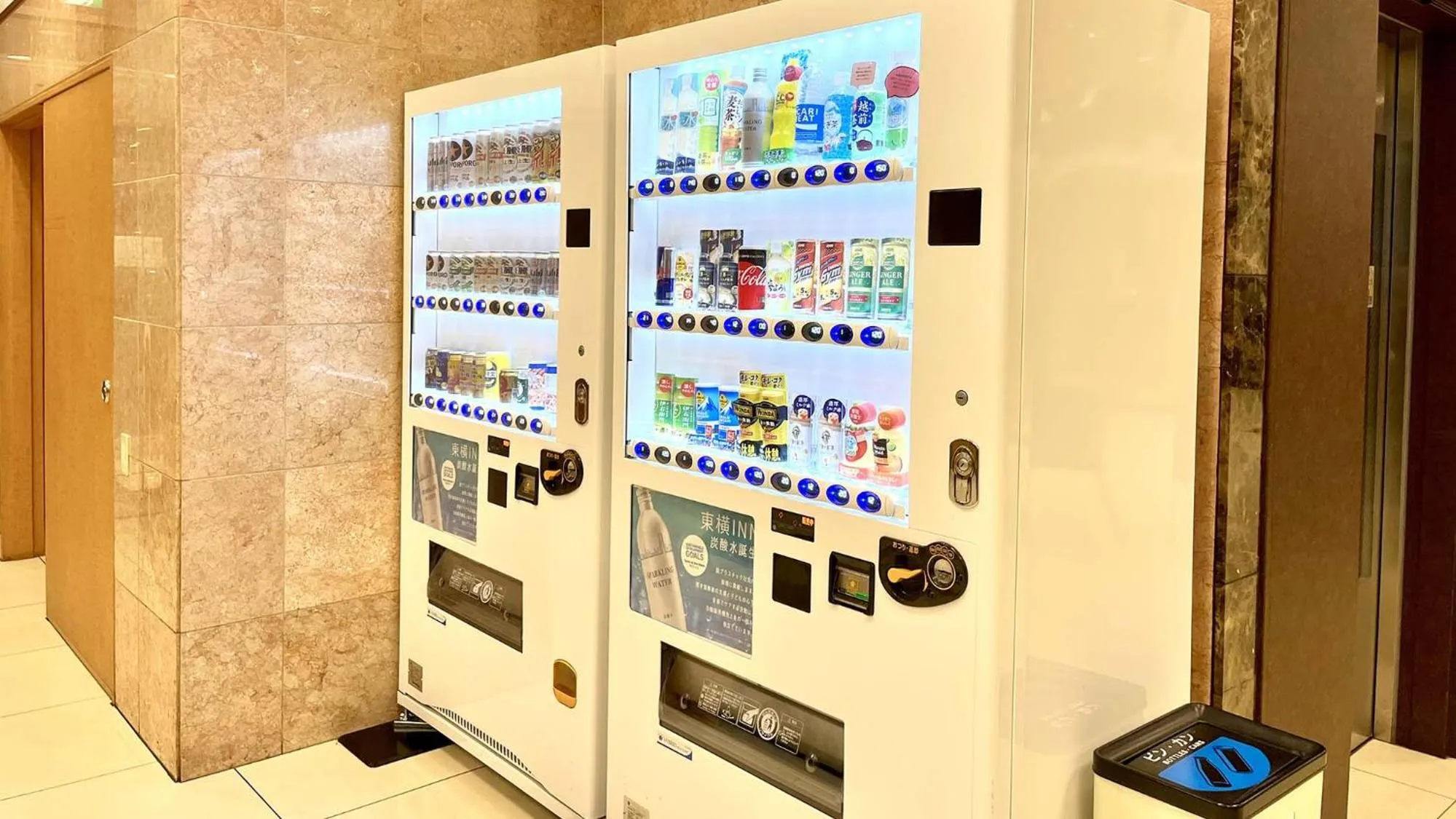 vending machine in Toyoko Inn Fukui Ekimae