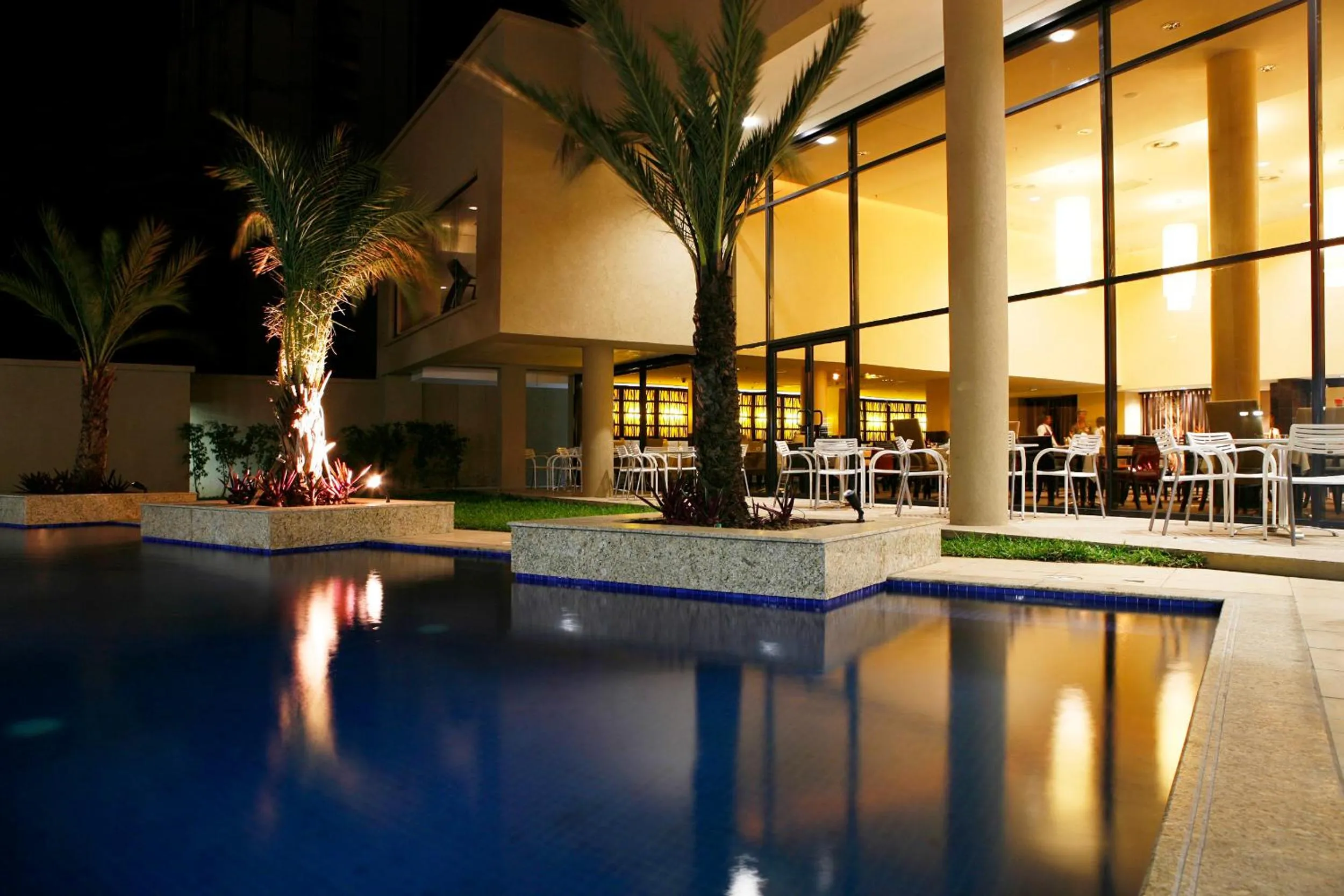 Swimming pool in Mövenpick Hotel Ikoyi Lagos