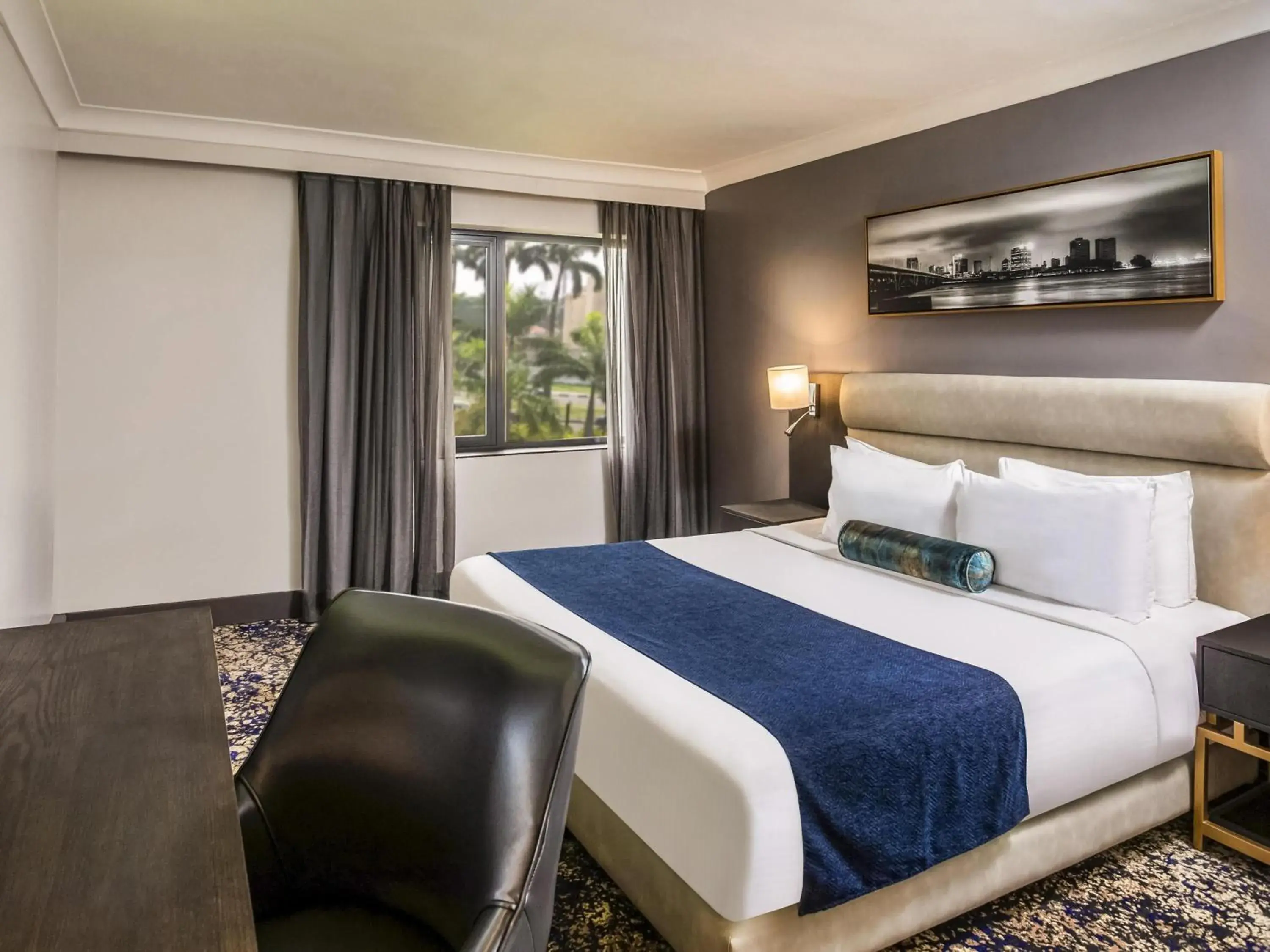 Standard Queen Room in Mövenpick Hotel Ikoyi Lagos Standard Queen Room in Mövenpick Hotel Ikoyi Lagos