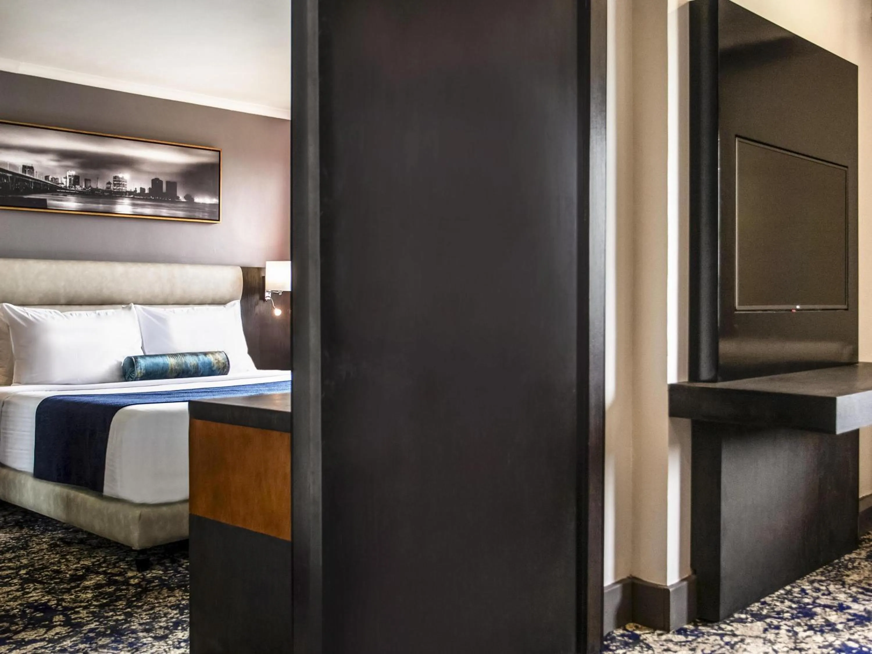 Bedroom, Bed in Mövenpick Hotel Ikoyi Lagos