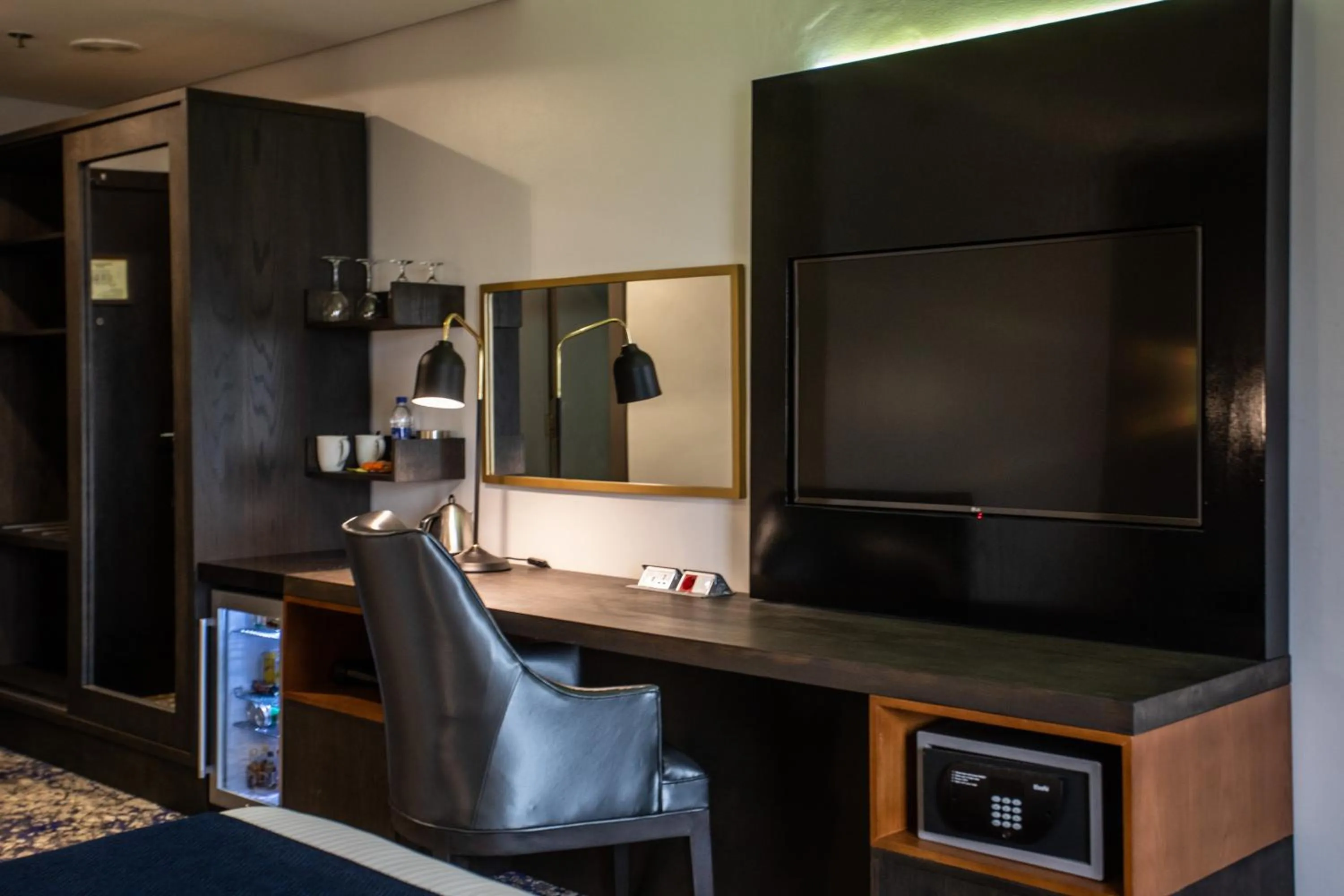 TV and multimedia in Mövenpick Hotel Ikoyi Lagos