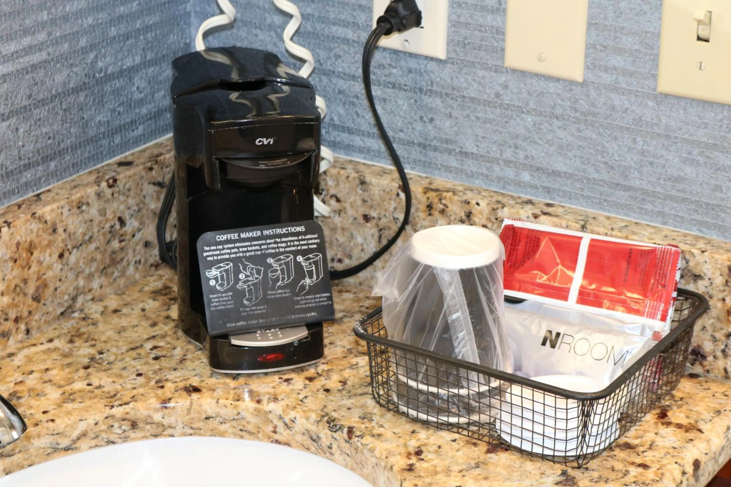 Coffee/tea facilities in The Village Inn