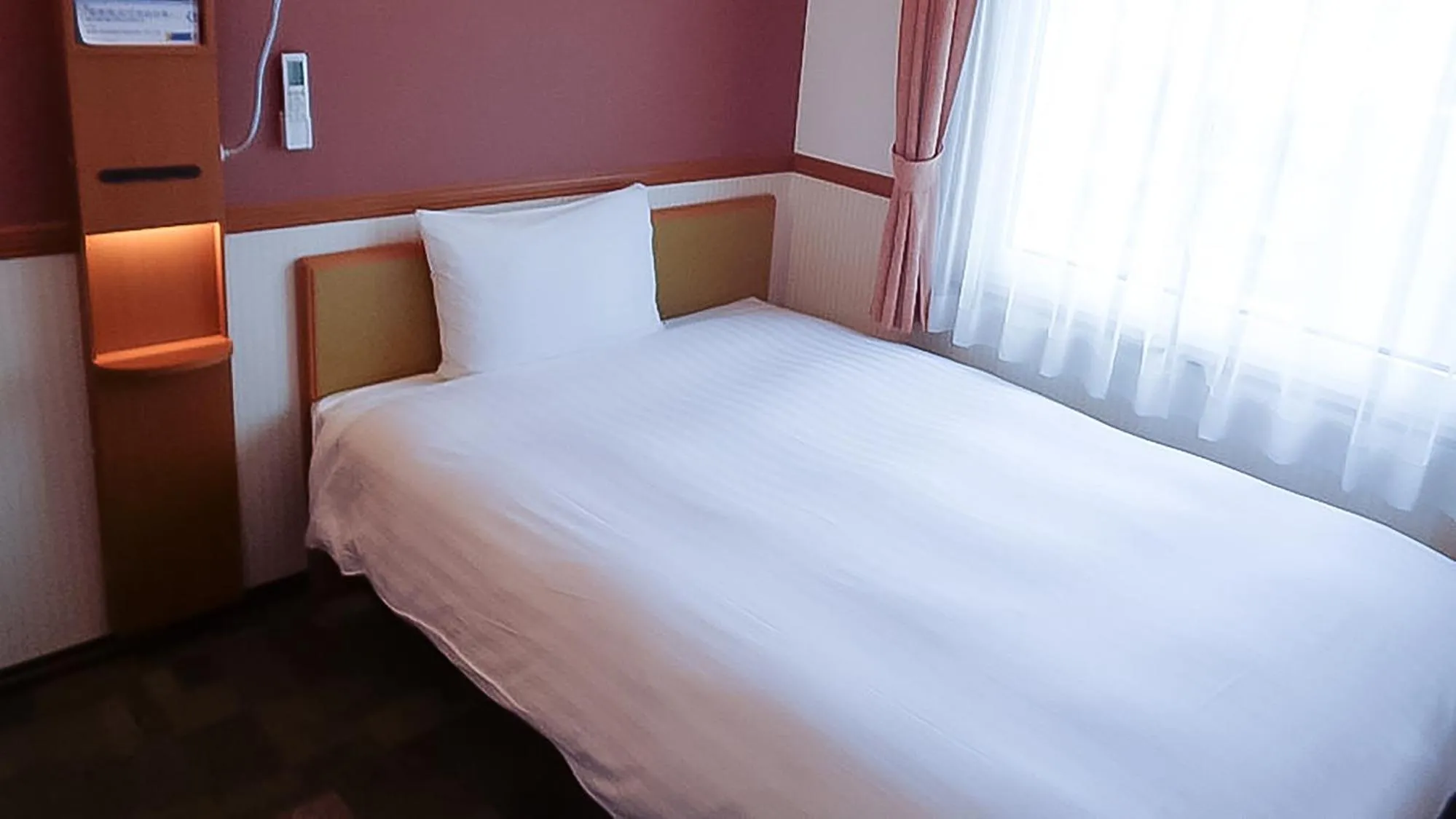 Bedroom, Bed in Toyoko Inn Fujisan Numazu eki Kita guchi No 2