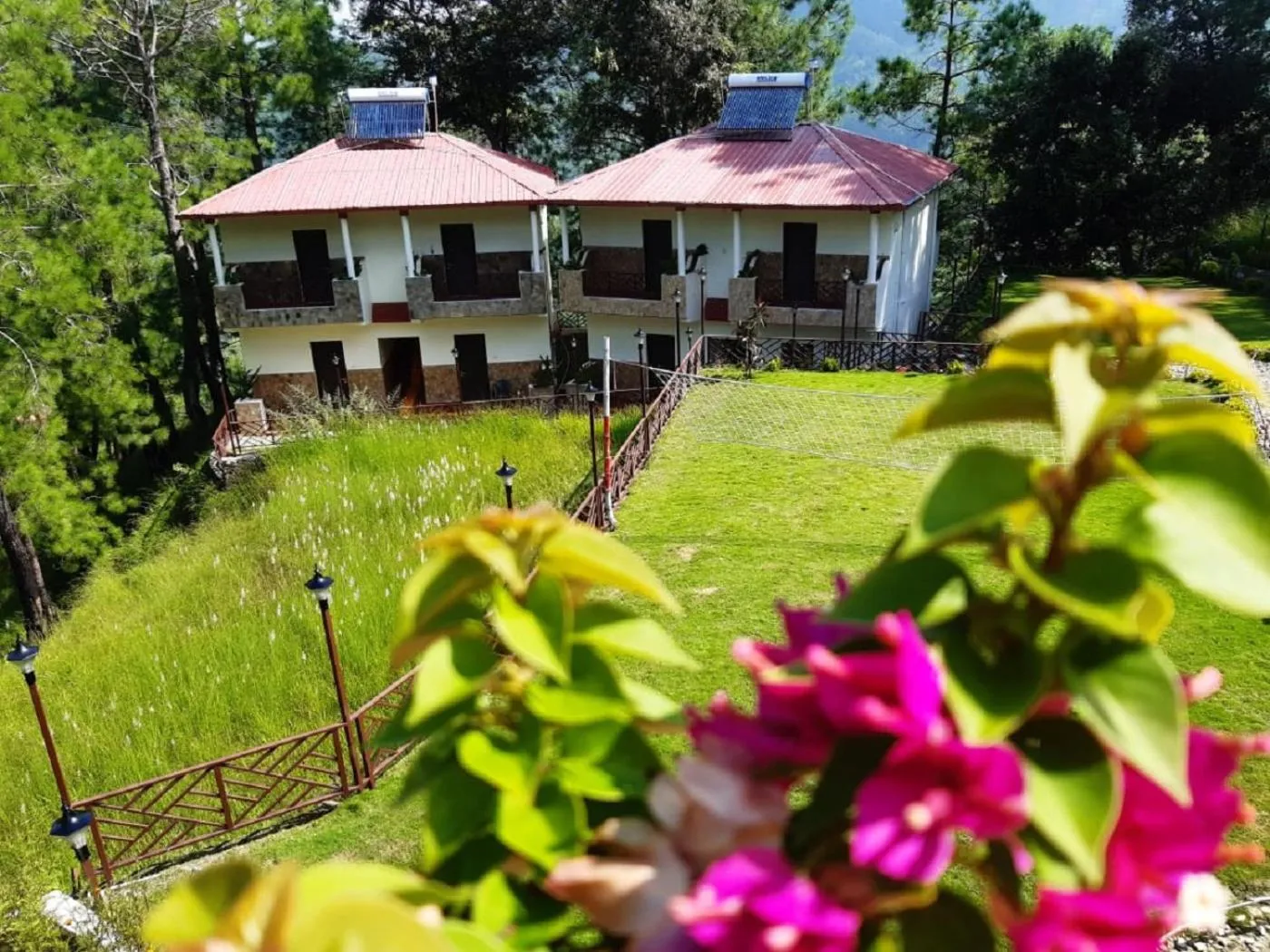Garden in Boros Resorts Binsar