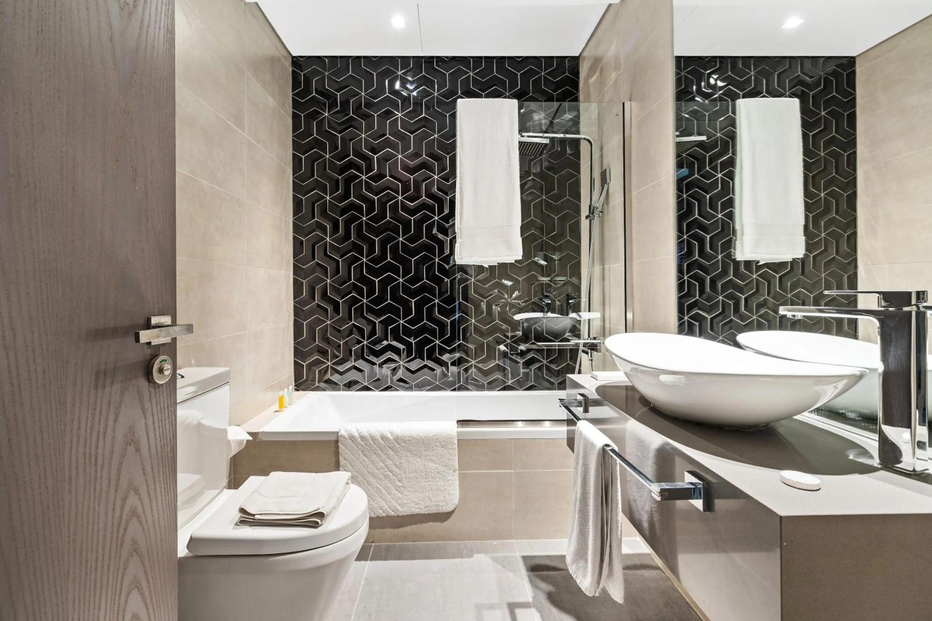 Unlock Metropolis Business Bay