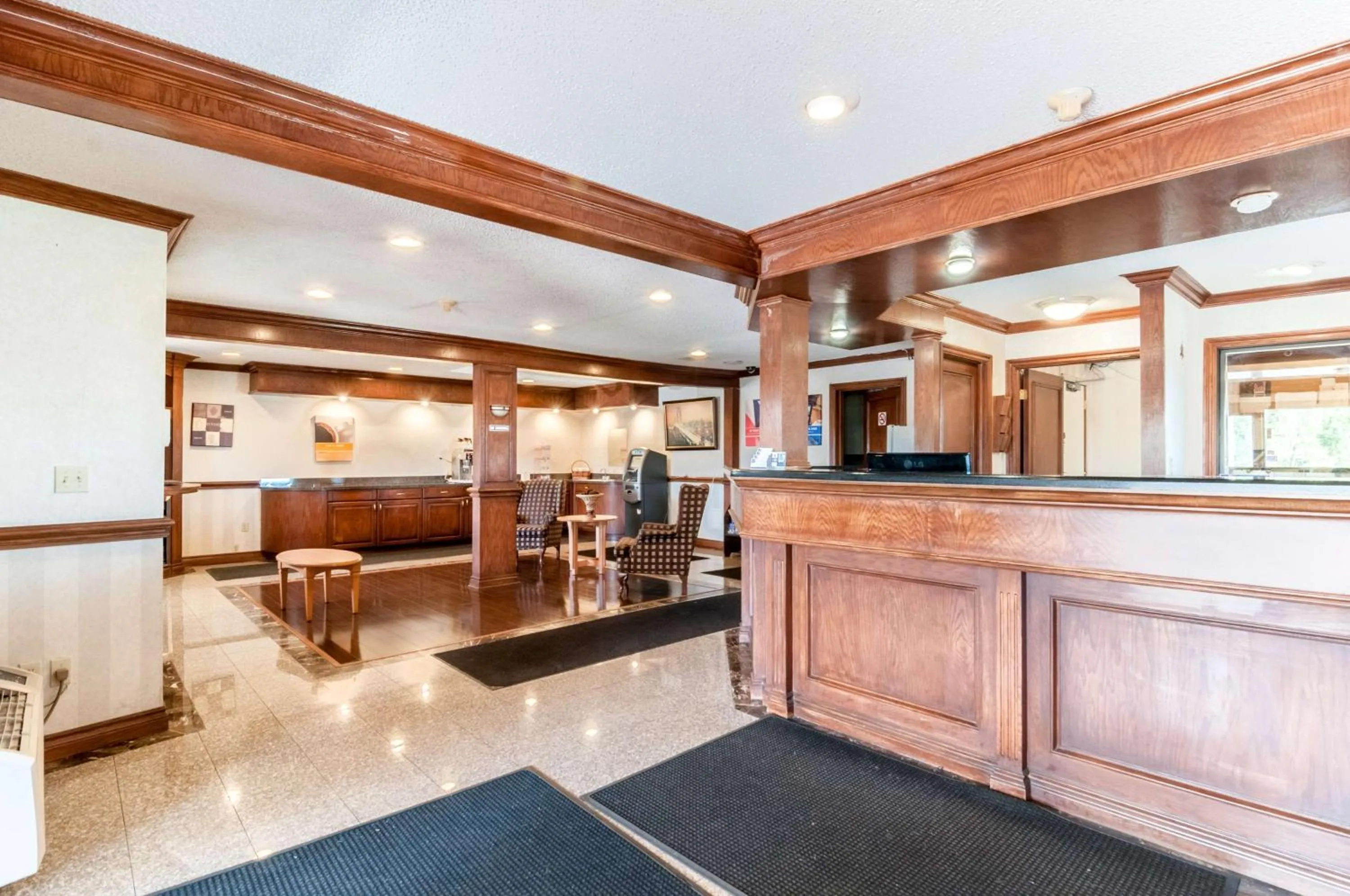 Lobby or reception in Motel 6-Southgate, MI - Detroit