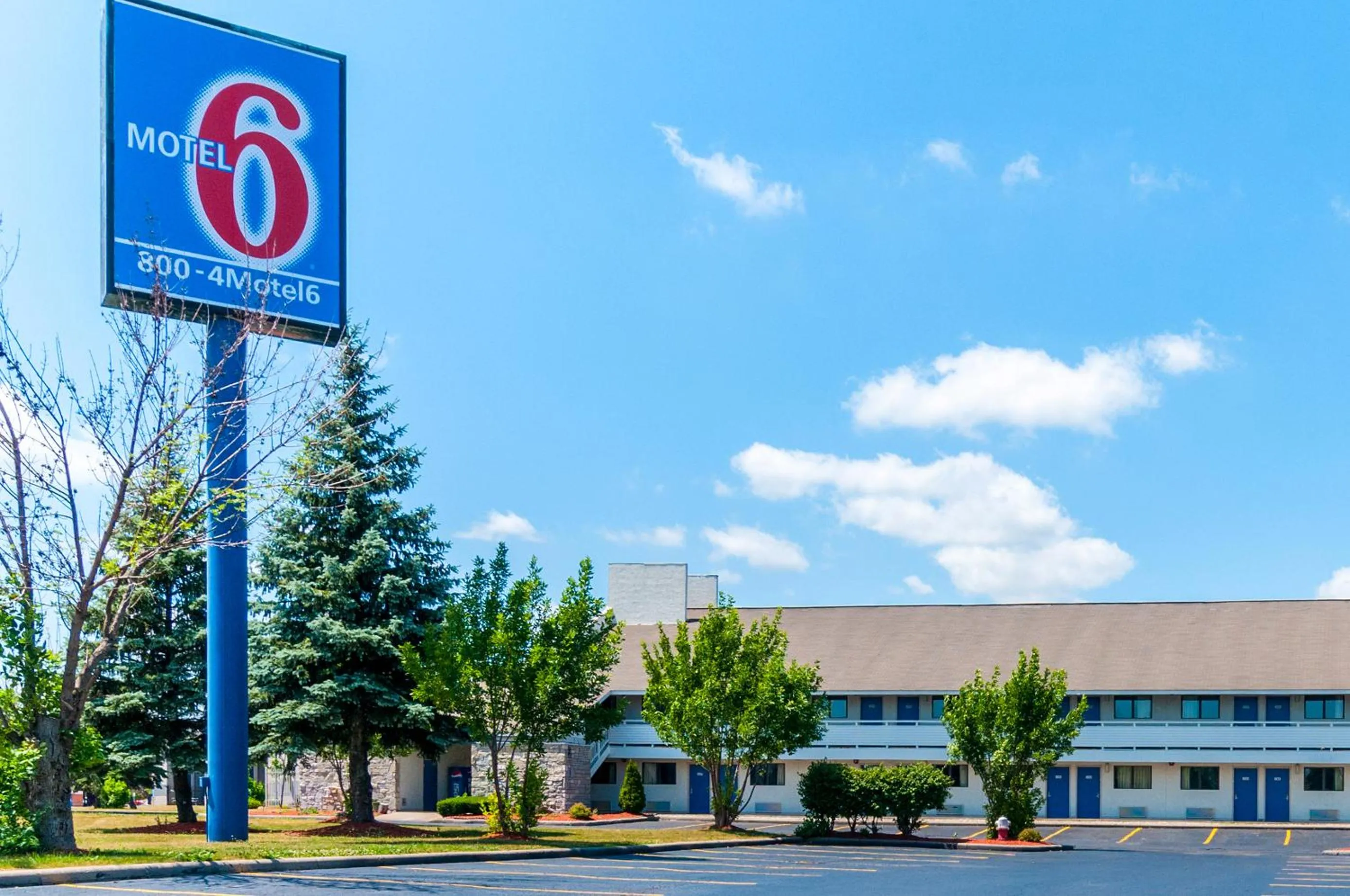 Facade/entrance in Motel 6-Southgate, MI - Detroit