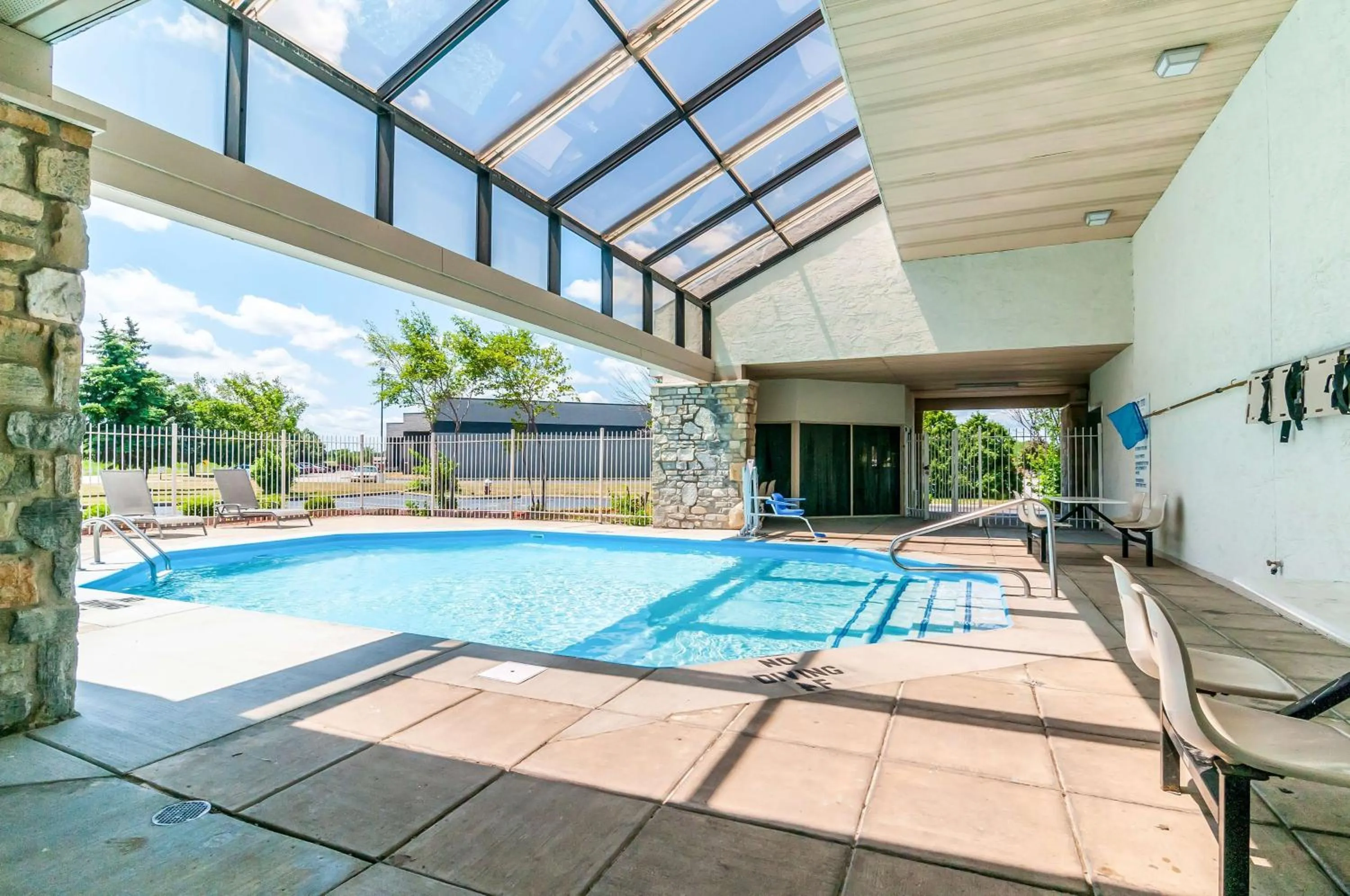 Pool view in Motel 6-Southgate, MI - Detroit