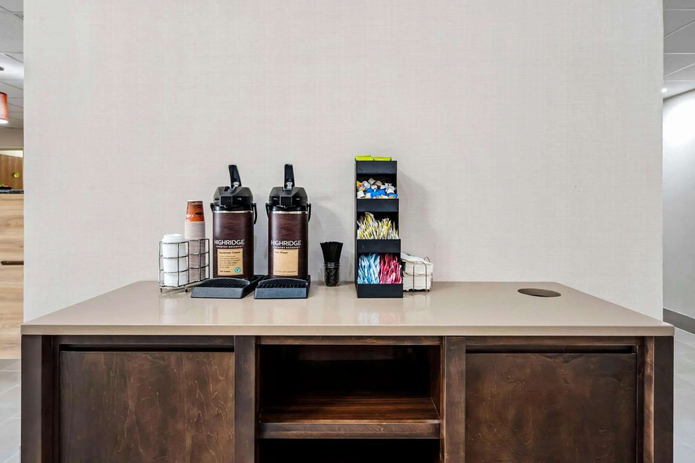 Lobby or reception in Country Inn & Suites by Radisson, Pickerington, OH