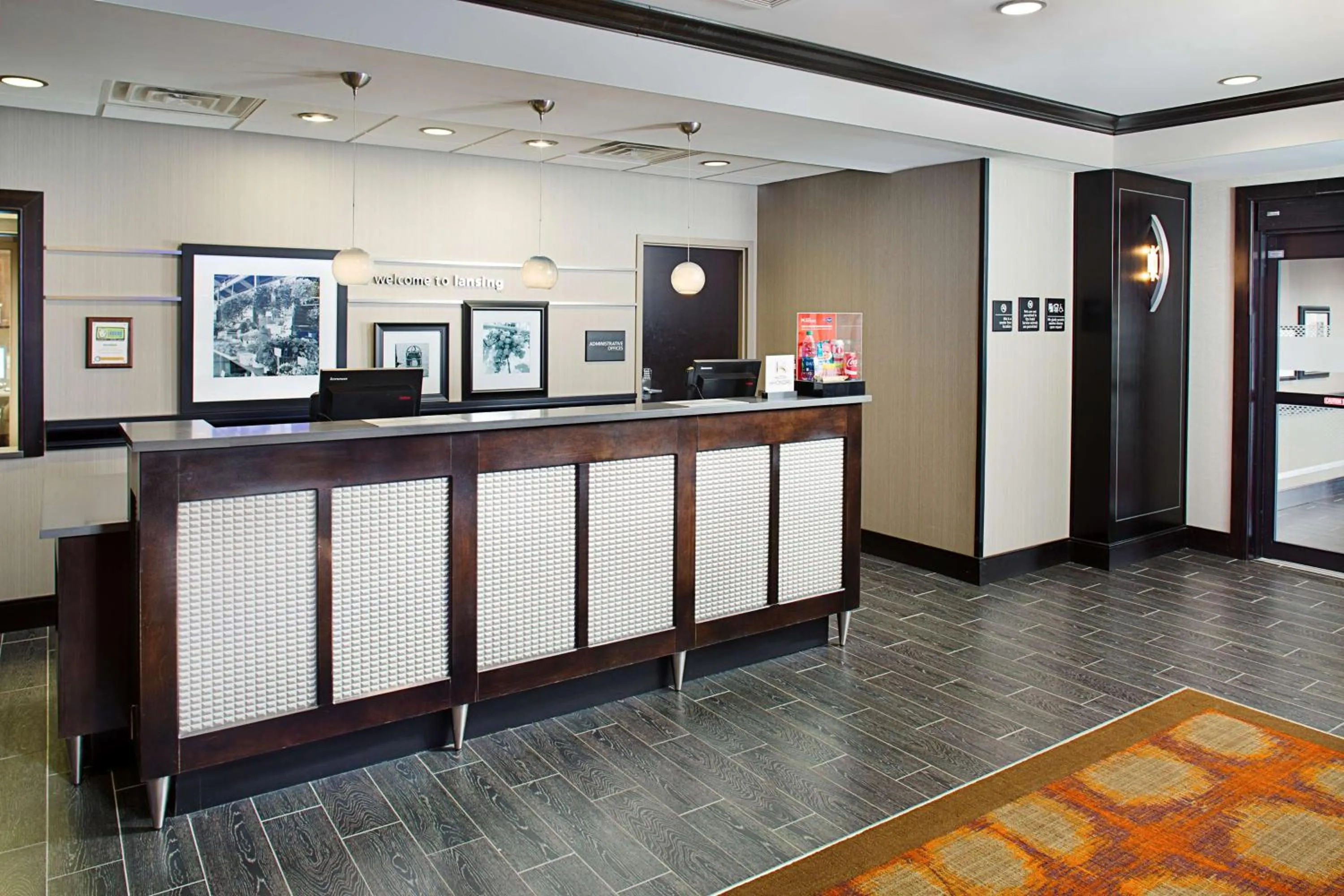 Lobby or reception in Hampton by Hilton Lansing West