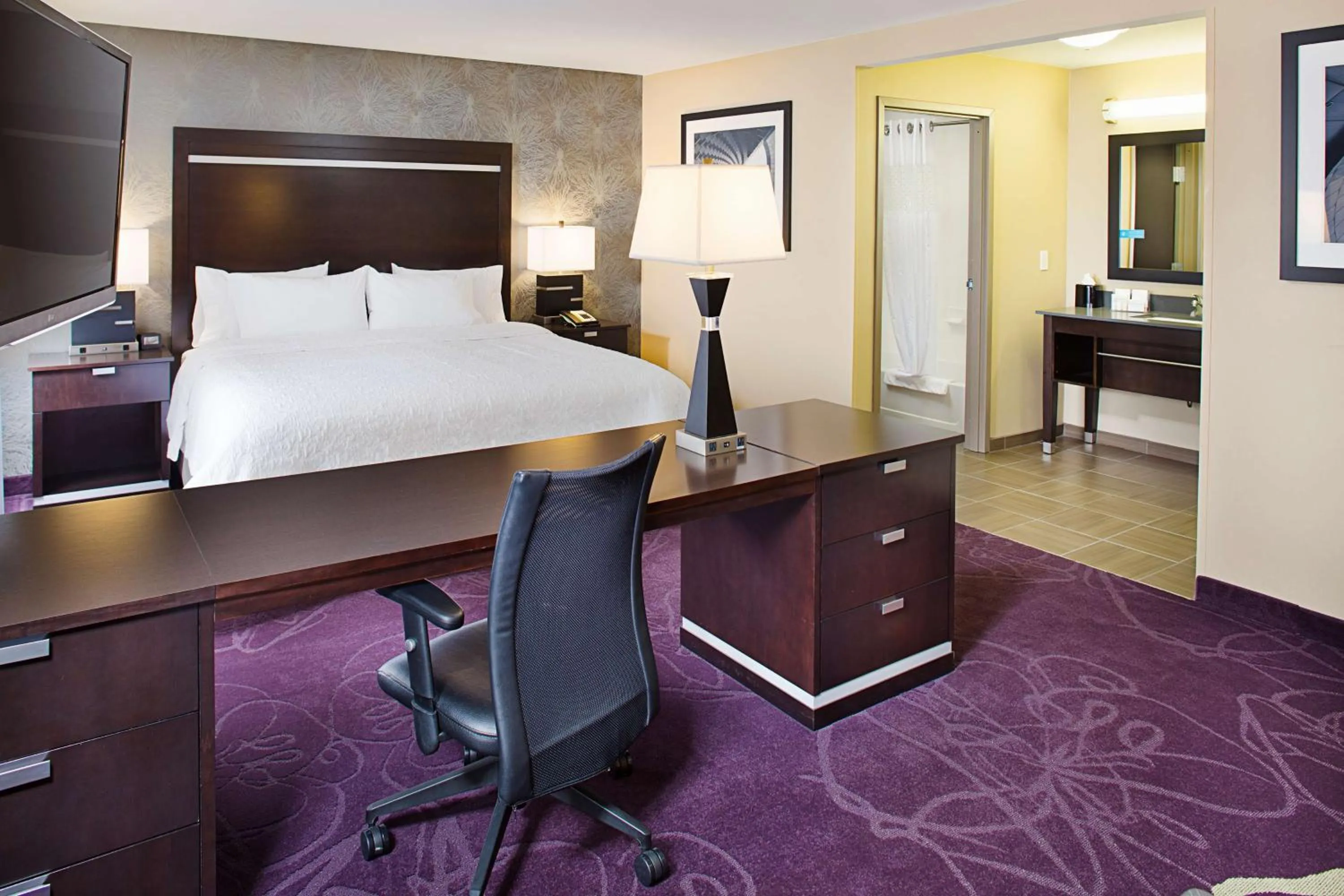 Bed in Hampton by Hilton Lansing West