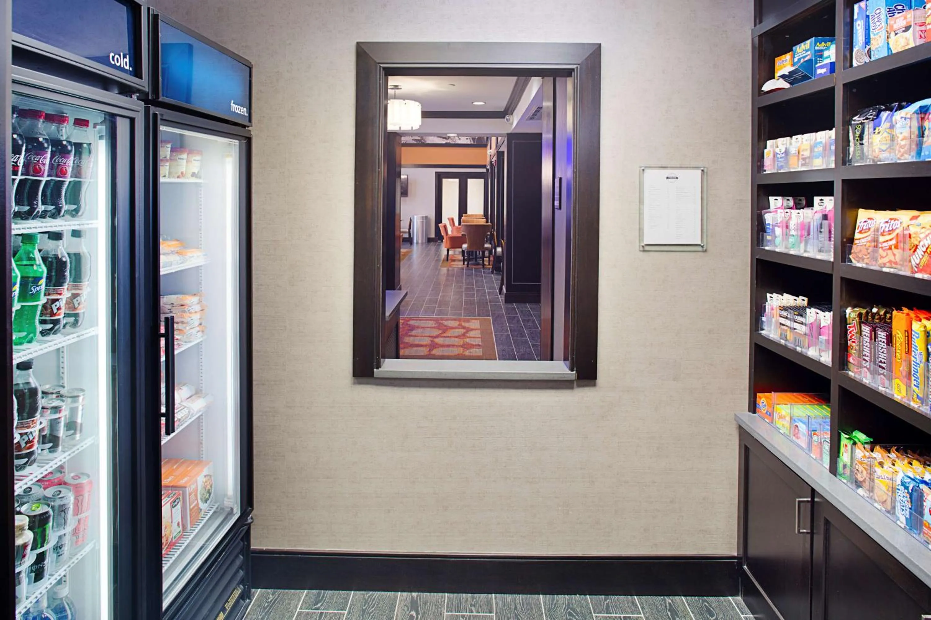 Restaurant/places to eat in Hampton by Hilton Lansing West