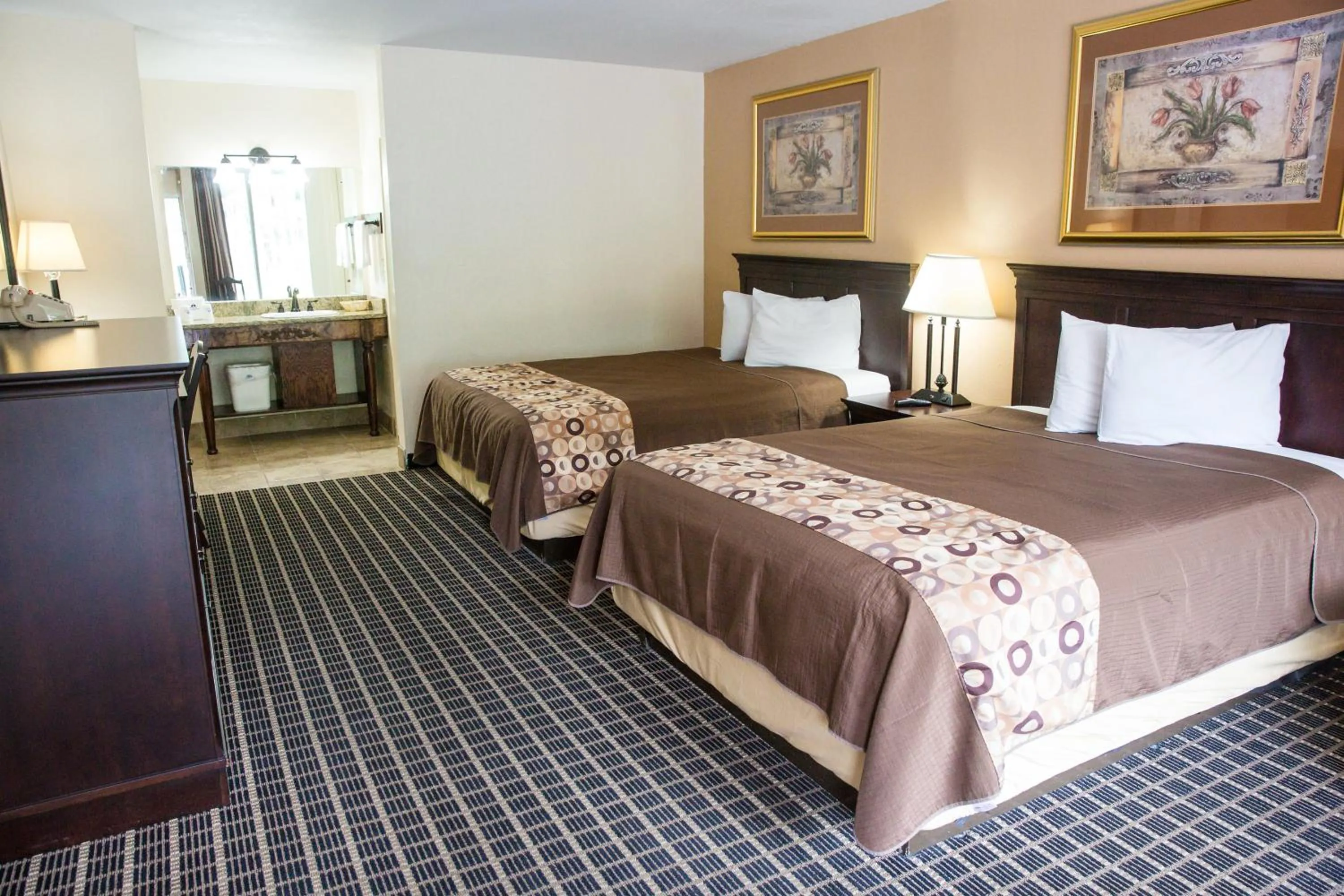 Photo of the whole room, Bed in Florence Express Inn