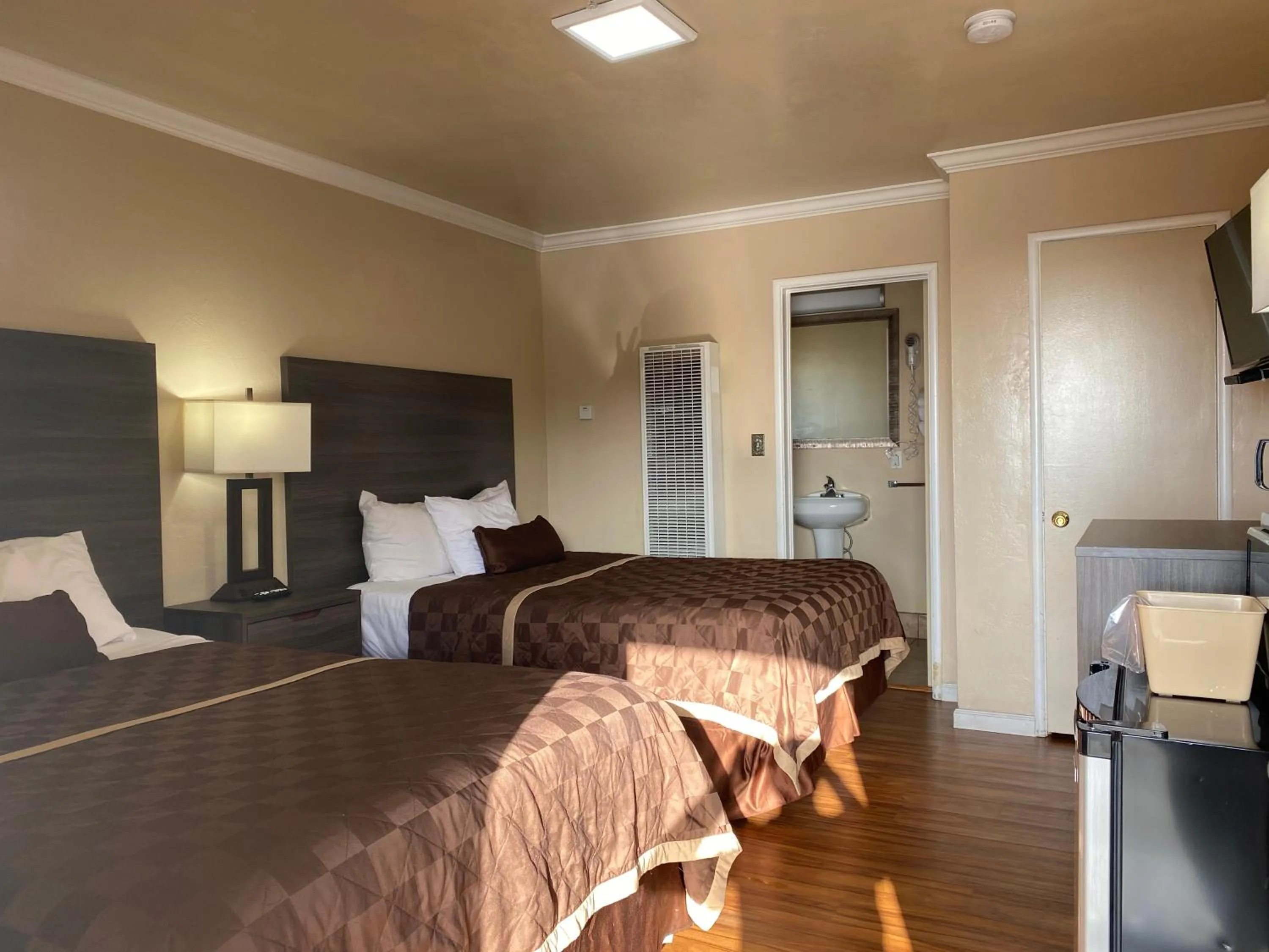 Photo of the whole room in Holland Inn & Suites