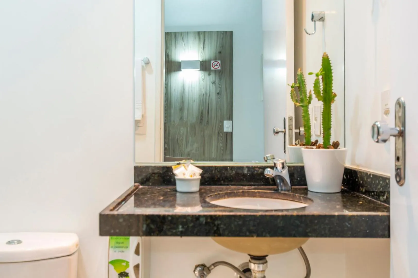 Bathroom in Hotel Praia Bonita Jatiúca