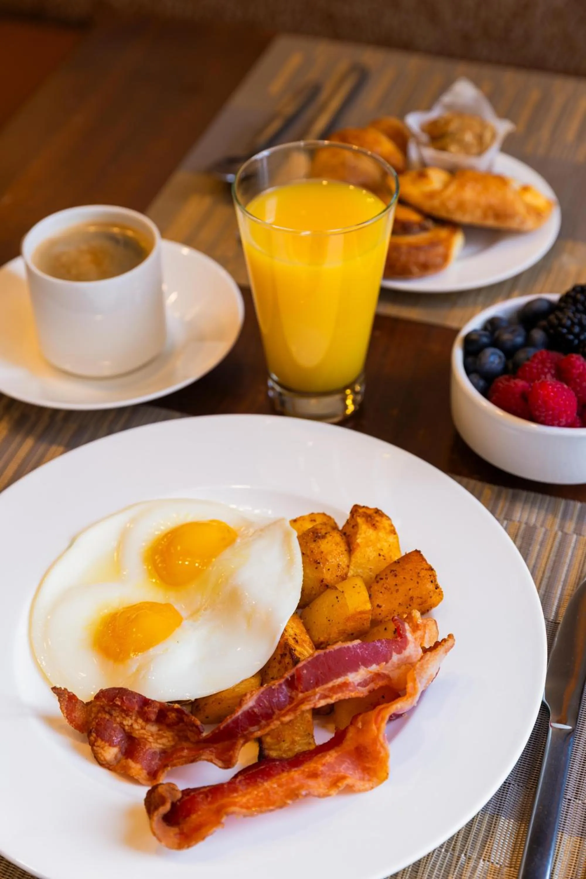 Restaurant/places to eat in The Westin Jersey City Newport