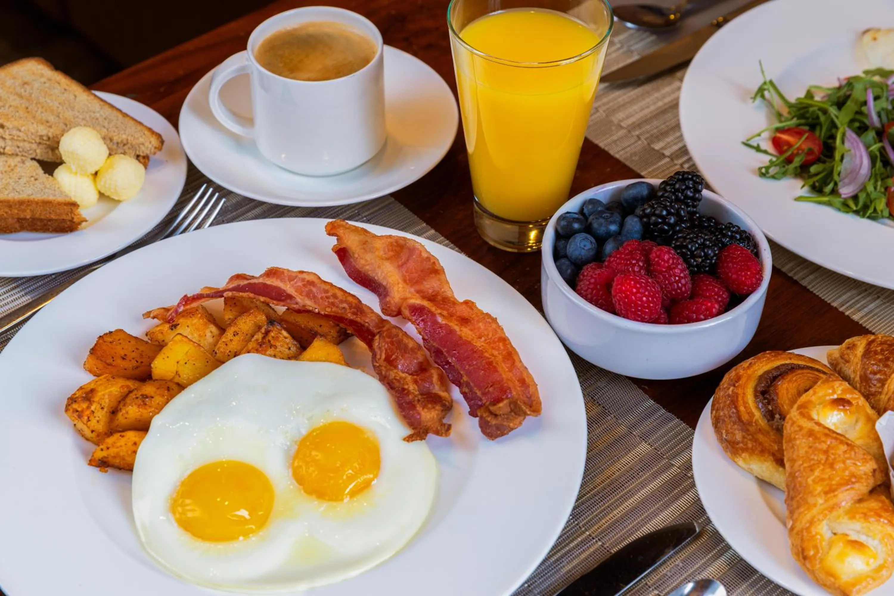 Restaurant/places to eat in The Westin Jersey City Newport