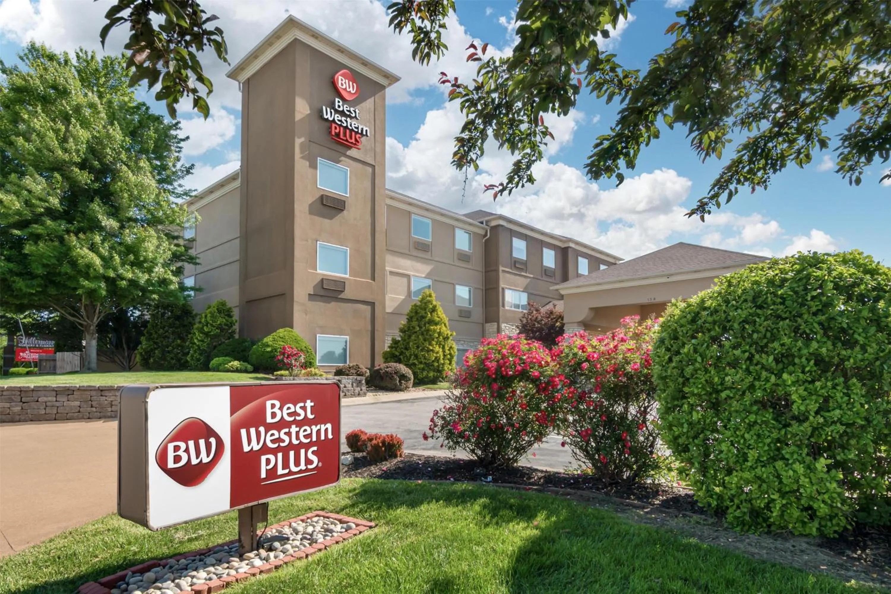 Property building in Best Western Plus Washington Hotel