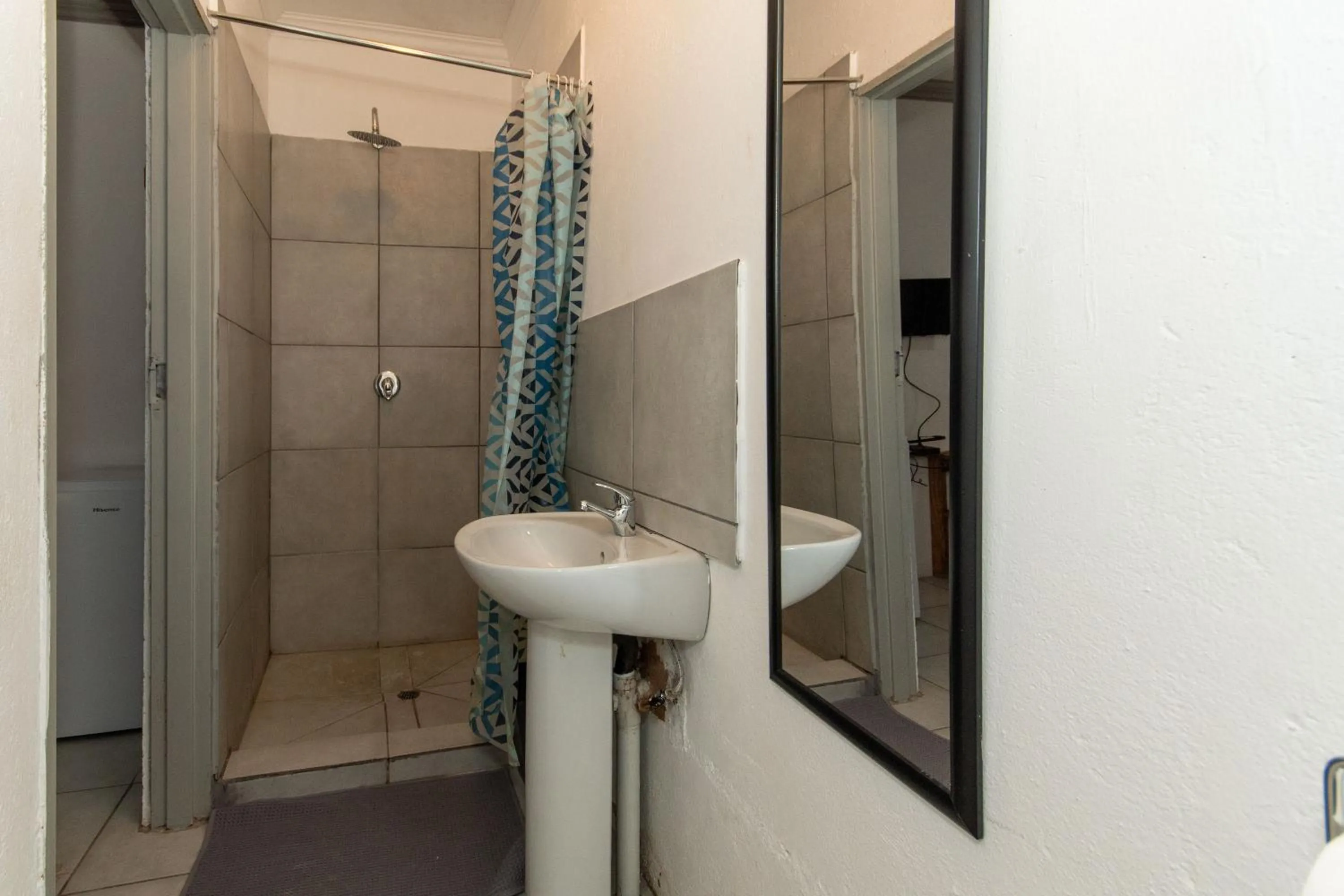 Shower in Woodpeckers Guest House