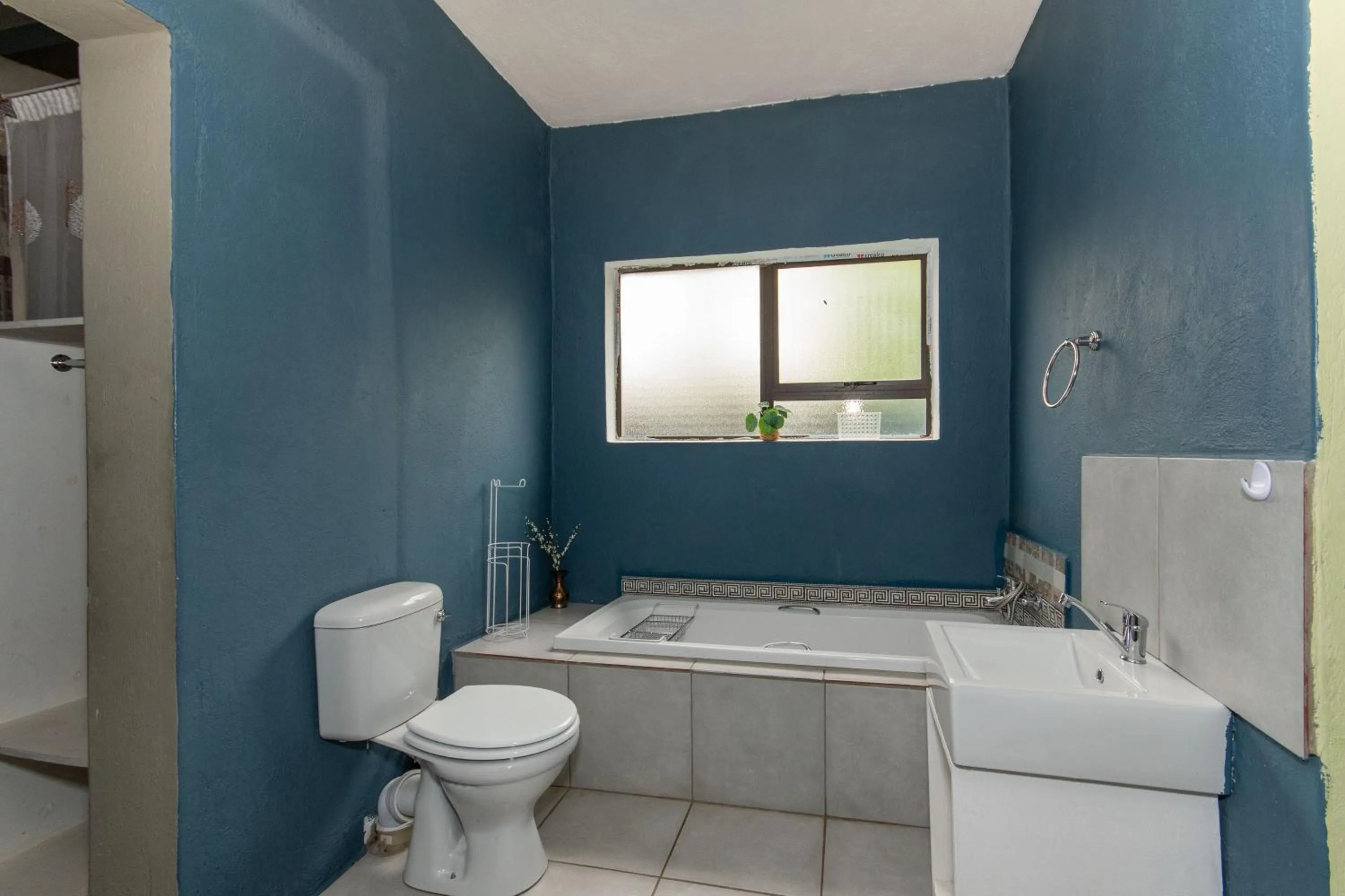 Bathroom in Woodpeckers Guest House