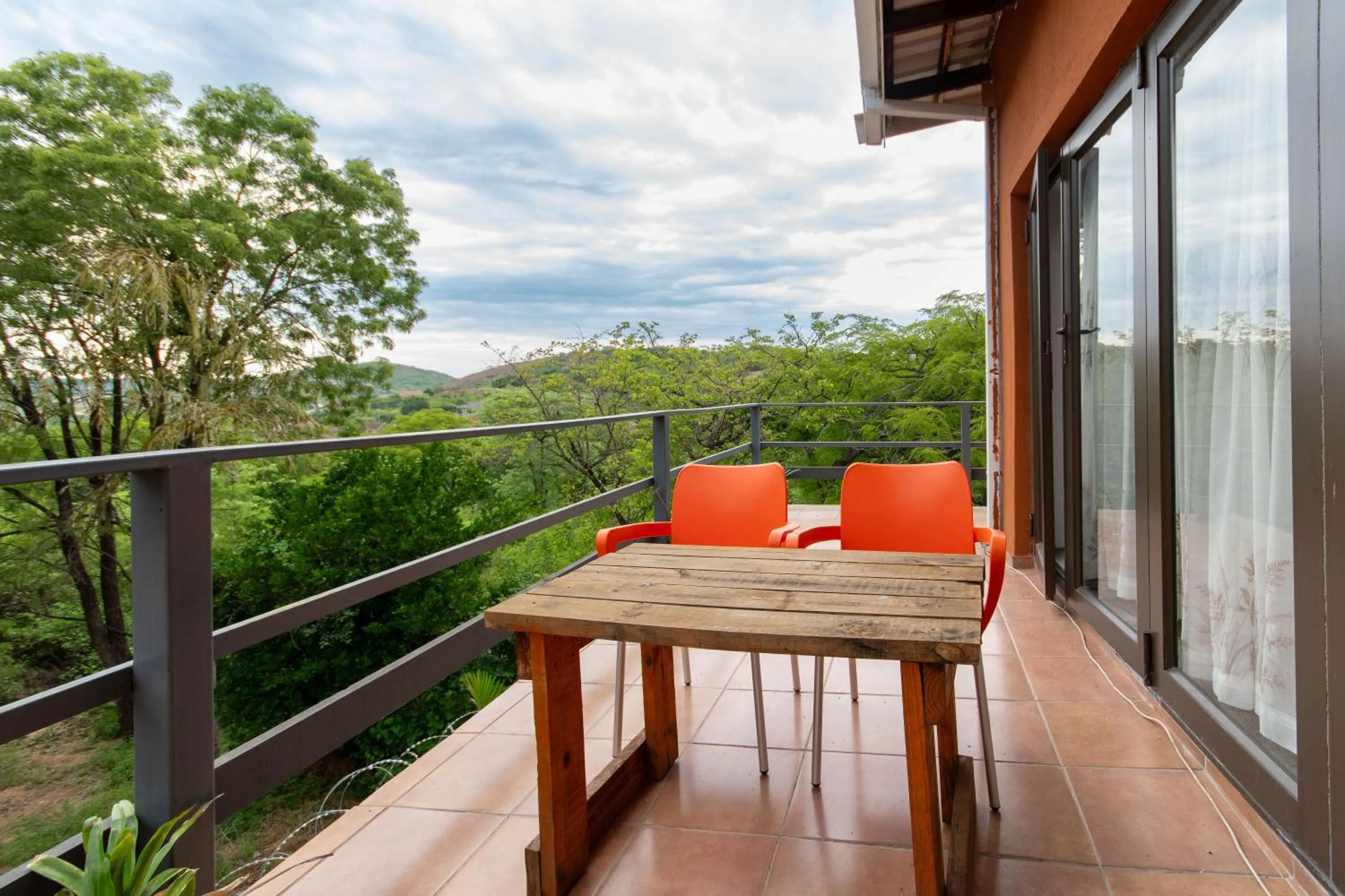 Patio in Woodpeckers Guest House