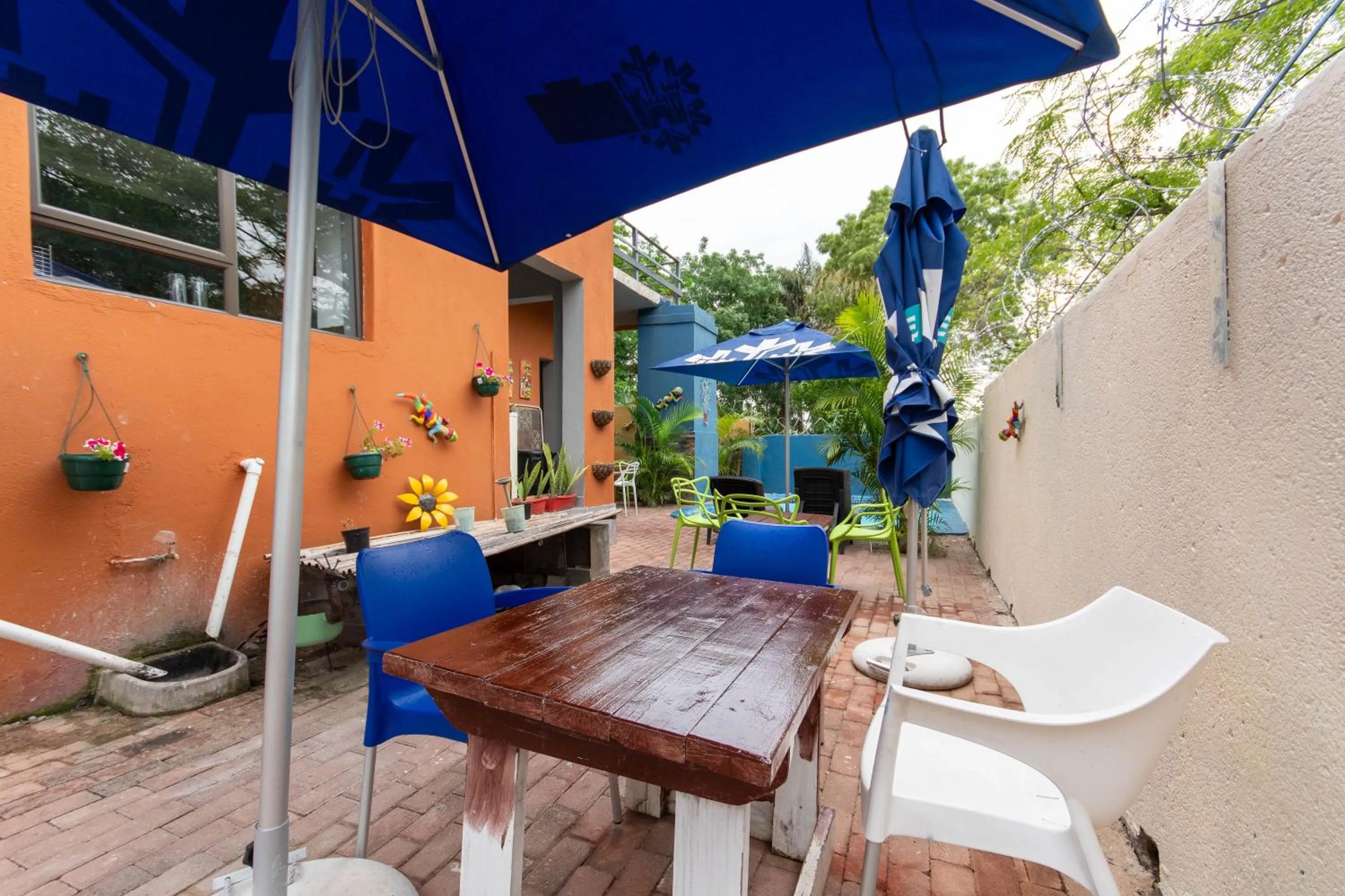 Property building in Woodpeckers Guest House