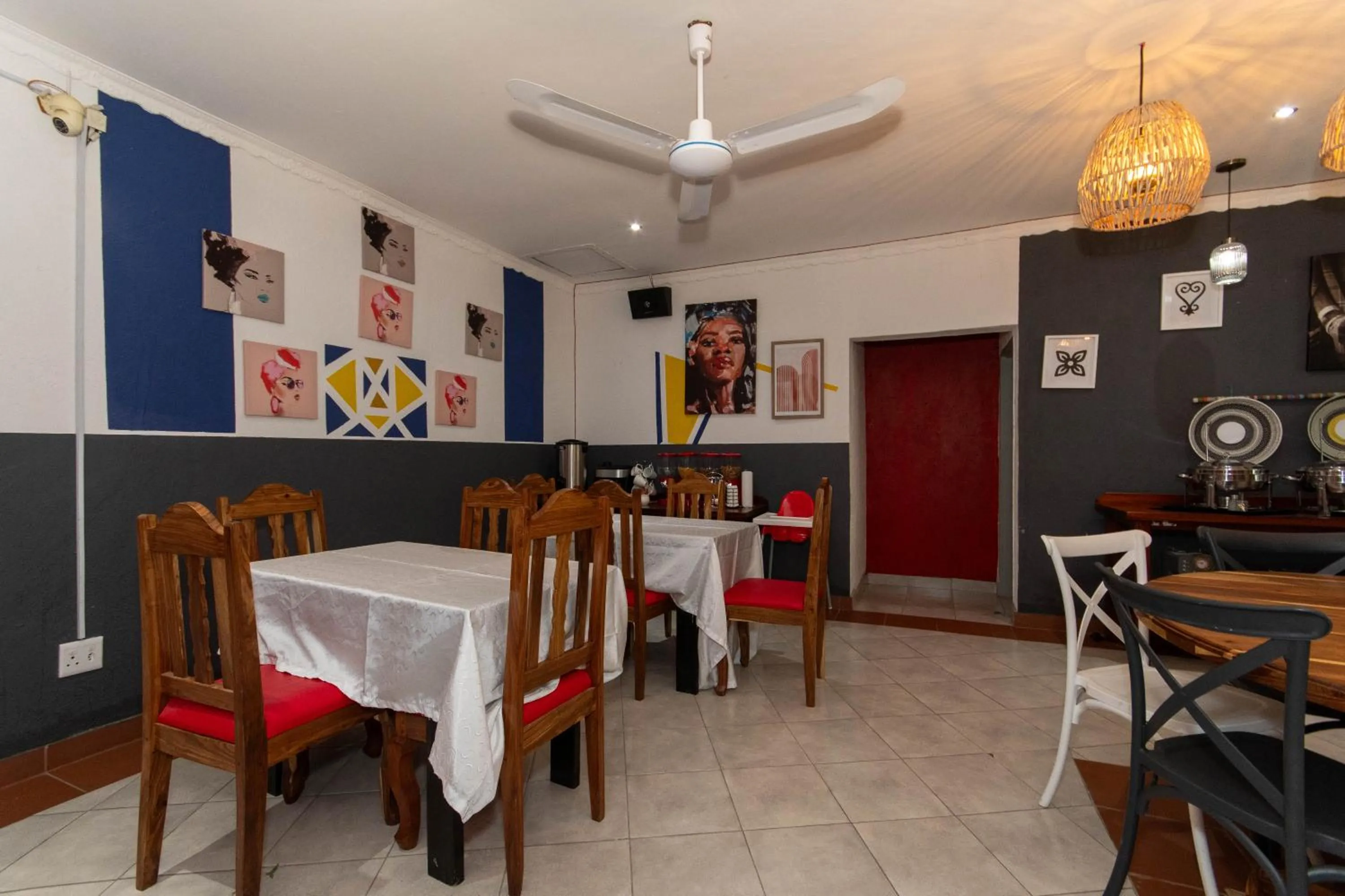 Dining area in Woodpeckers Guest House