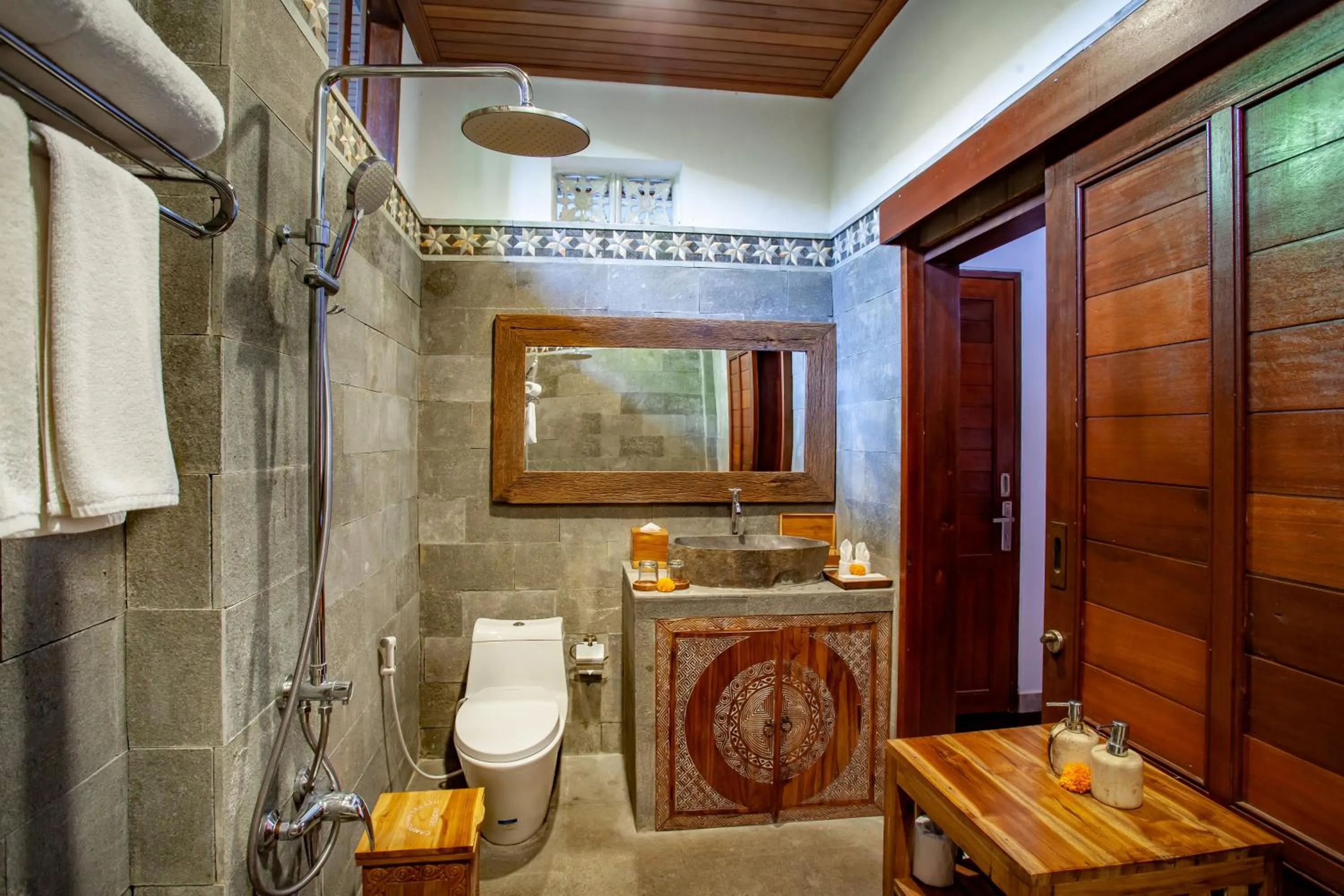 Toilet in Campuhan Sebatu Resort