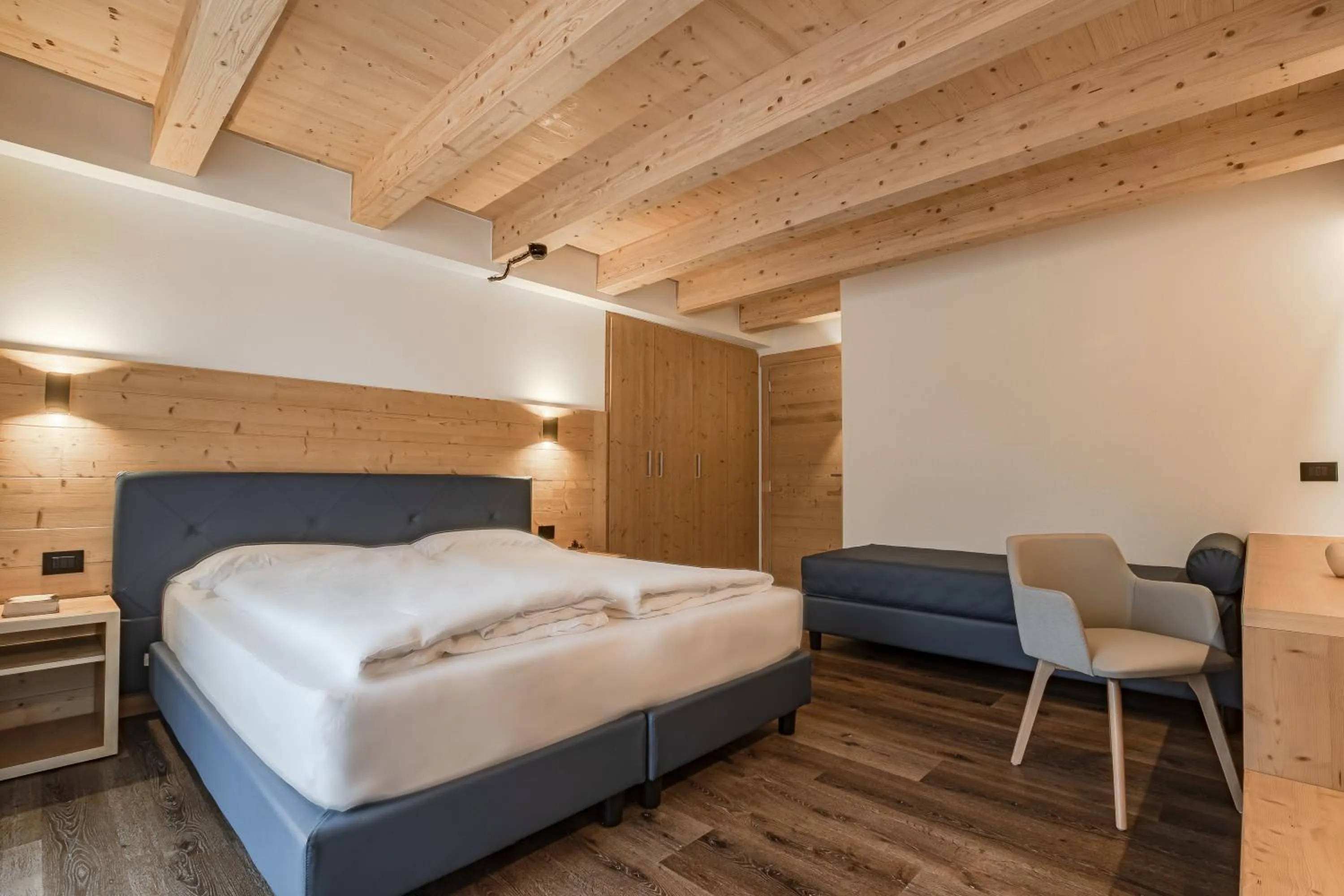 Photo of the whole room, Bed in Chalet Alpenrose