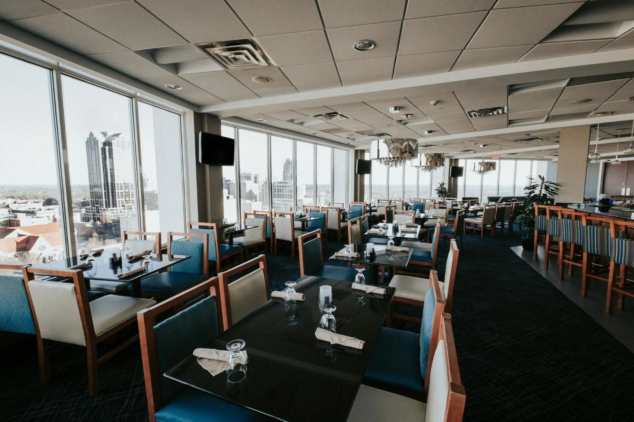 Restaurant/places to eat in Holiday Inn Raleigh Downtown by IHG