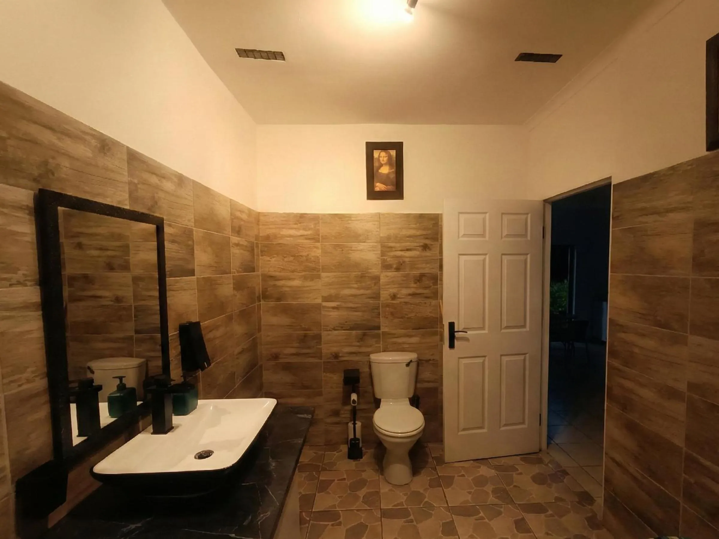 Toilet in Zur See - No Loadshedding