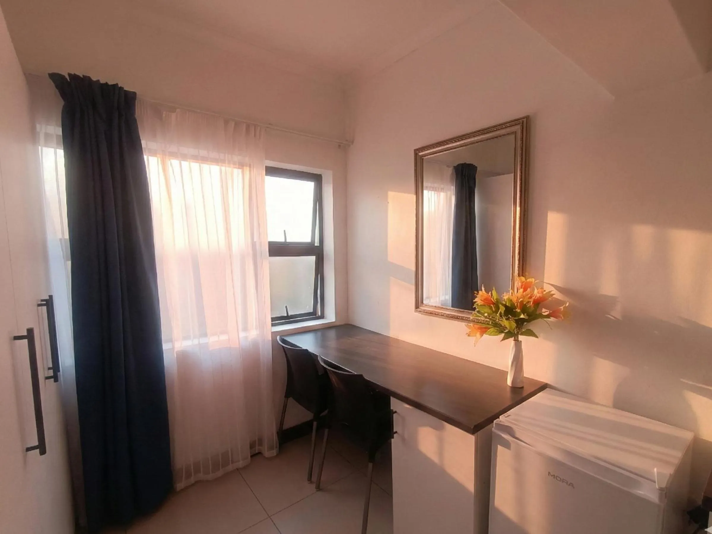 Kitchen or kitchenette, Bed in Zur See - No Loadshedding