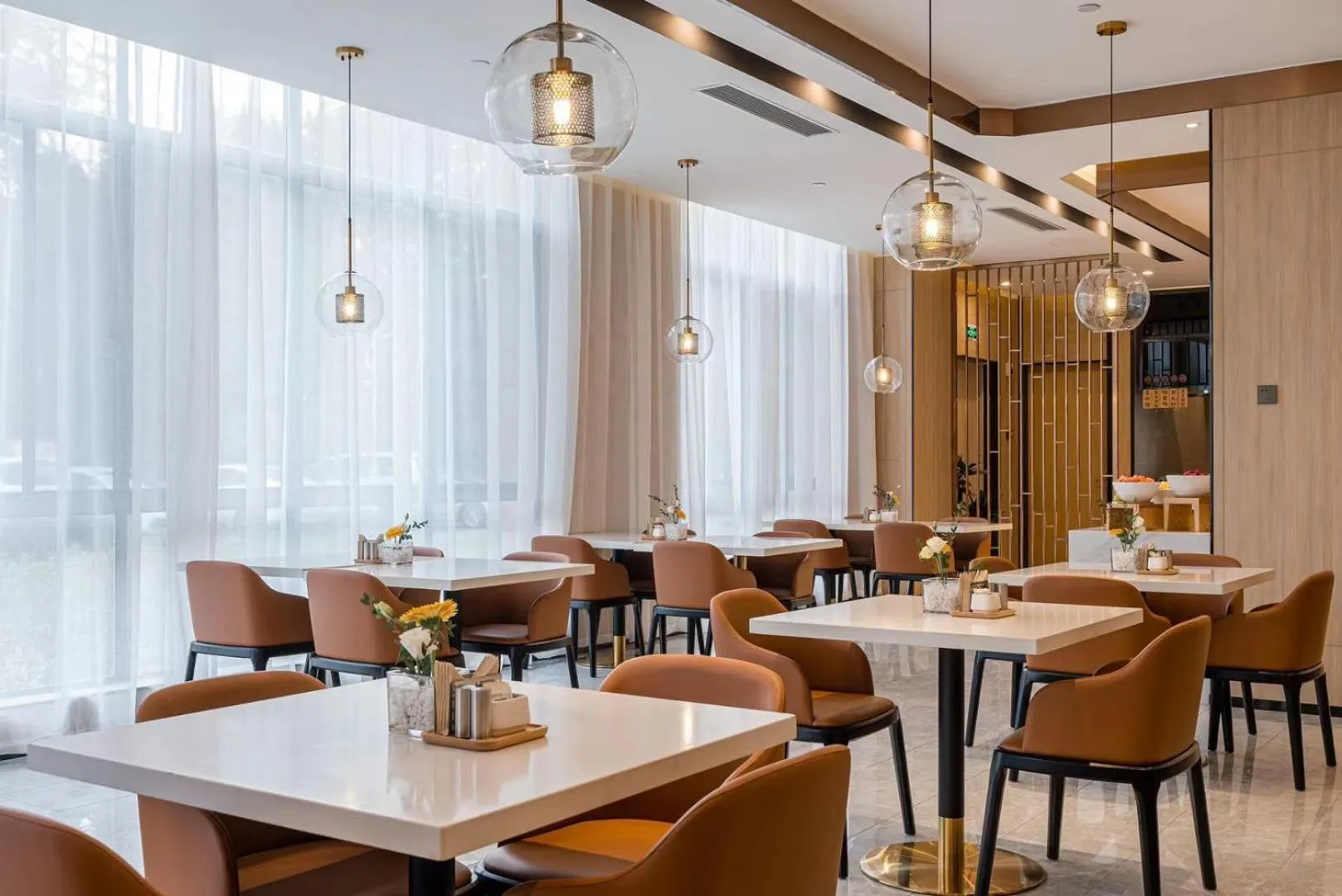 Restaurant/places to eat in Atour Hotel Hangzhou Chongxian Banshan