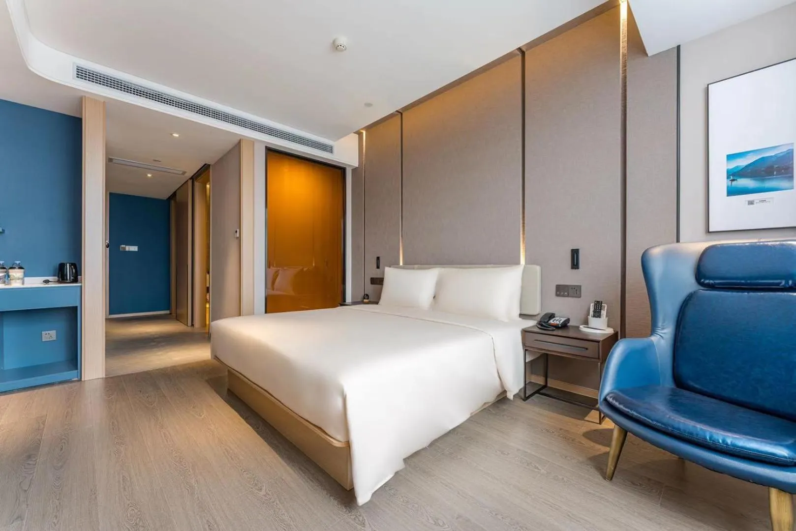 Bed in Atour Hotel Hangzhou Chongxian Banshan