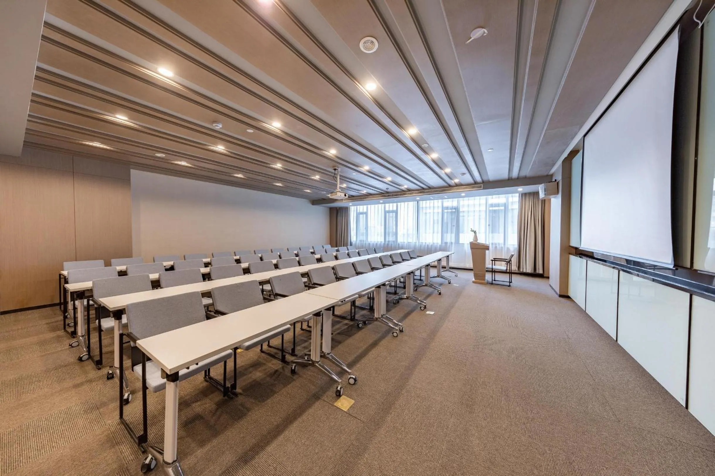 Atour Hotel Datong Dongxin Plaza Railway Station