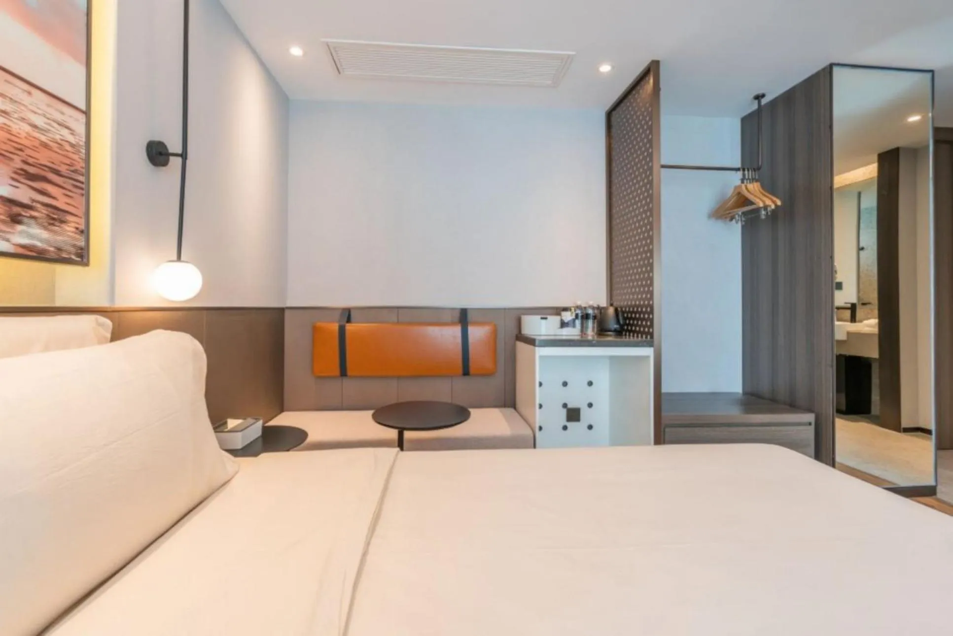 Bed in Atour Light Hotel Shanghai Xinjiangwancheng Fudan University