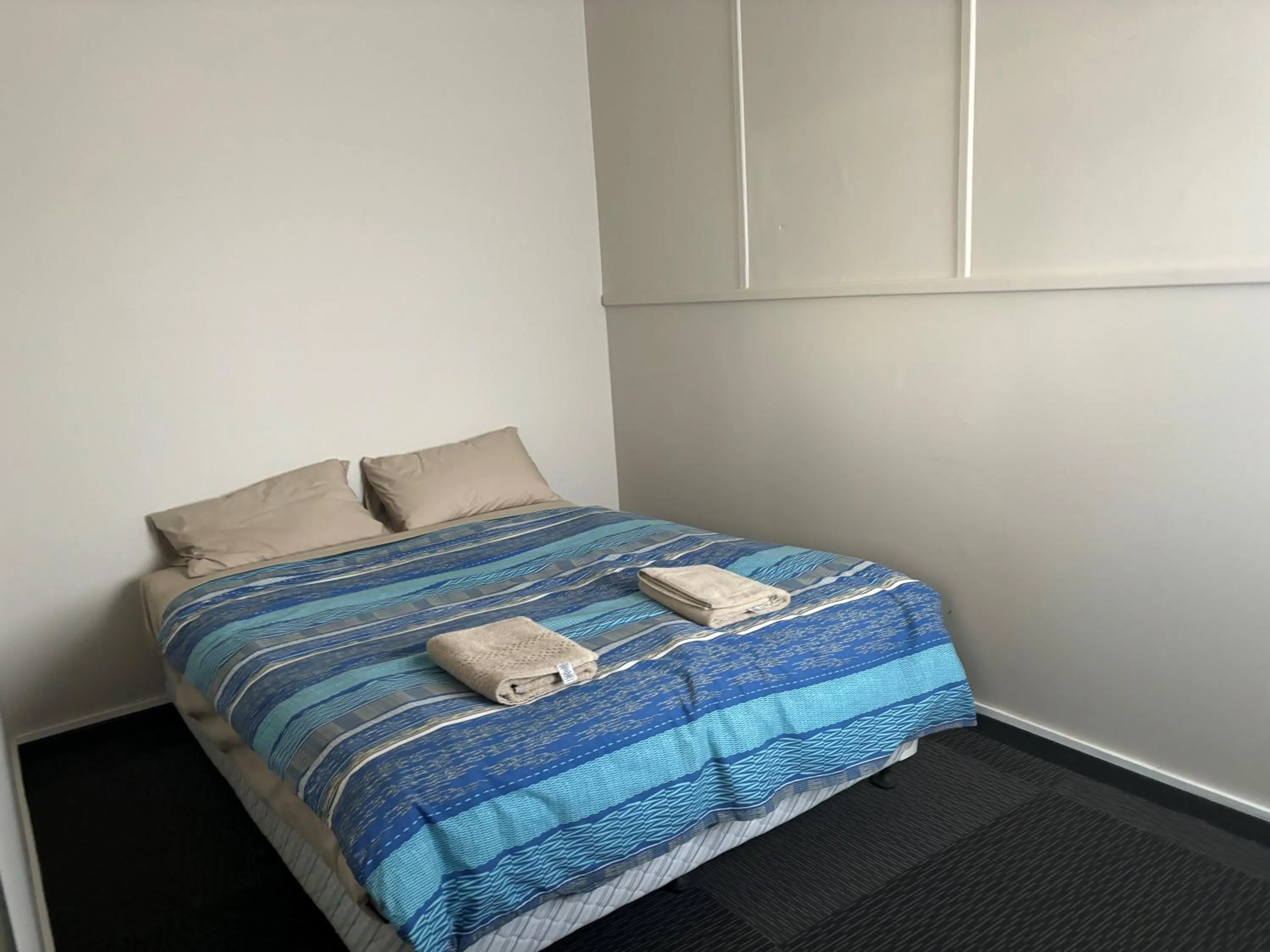 Bed in Broken Hill Tourist Lodge