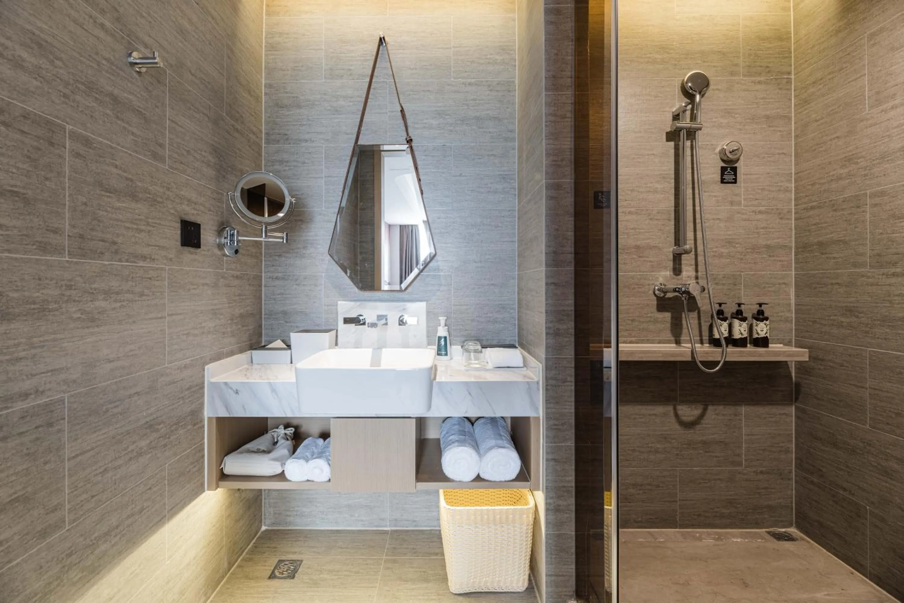 Bathroom in Atour Hotel Industrial Park Dongsha Lake