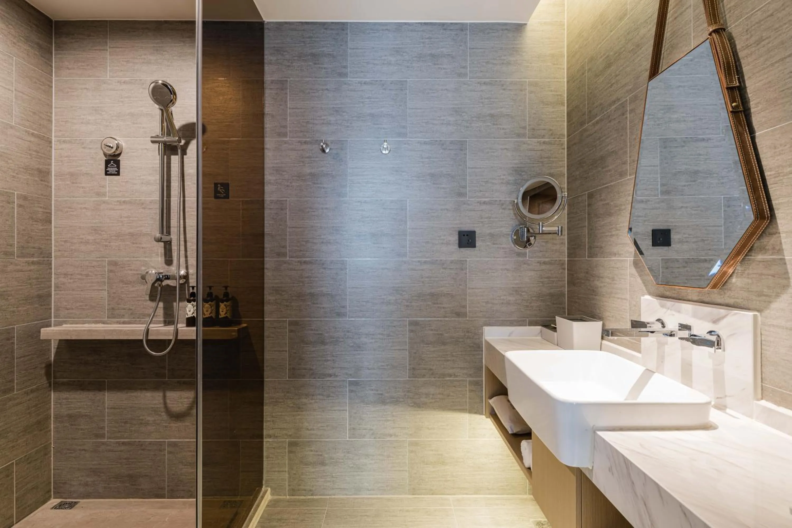 Bathroom in Atour Hotel Industrial Park Dongsha Lake