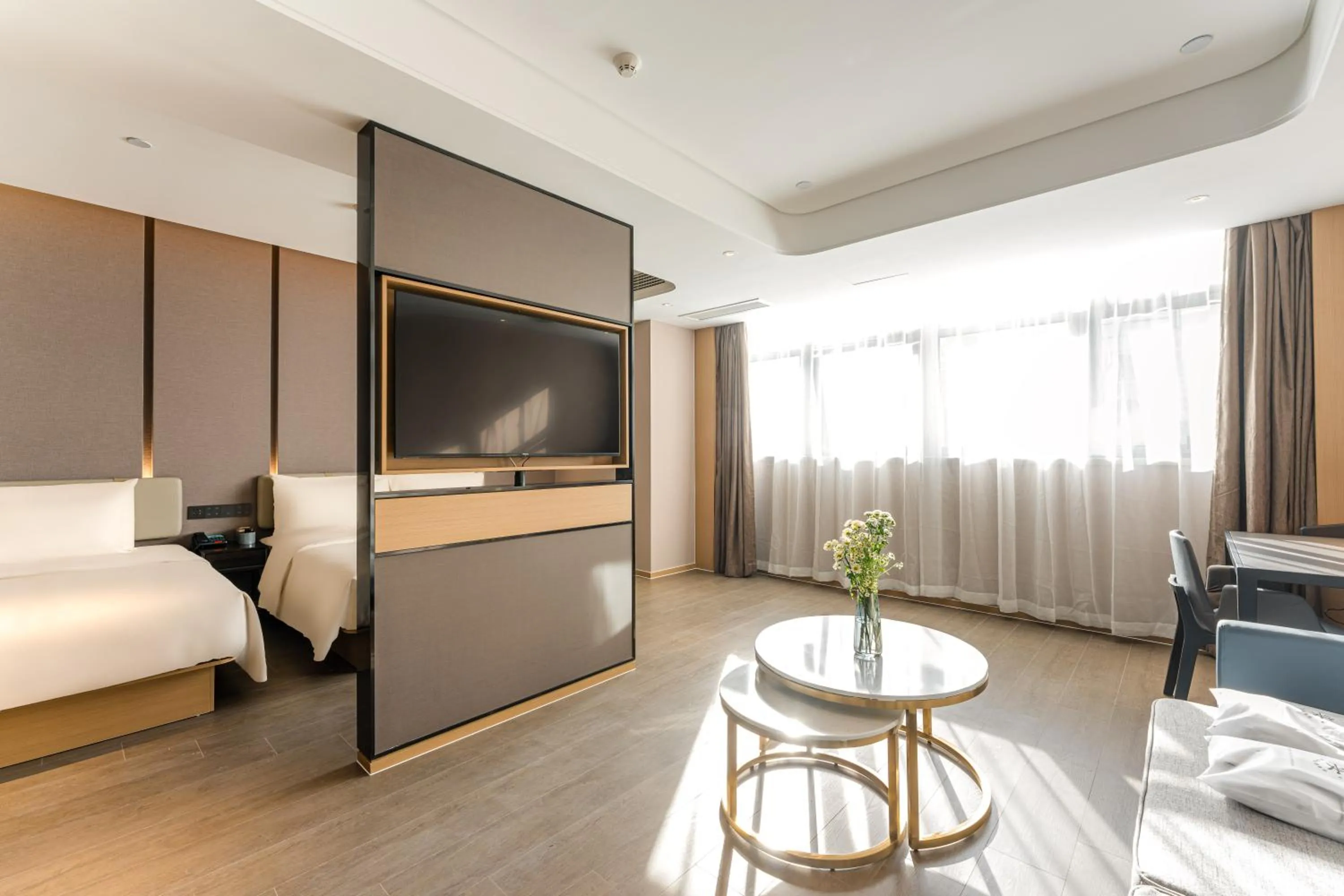 Photo of the whole room, Bed in Atour Hotel Suzhou Mudu Ancient Town