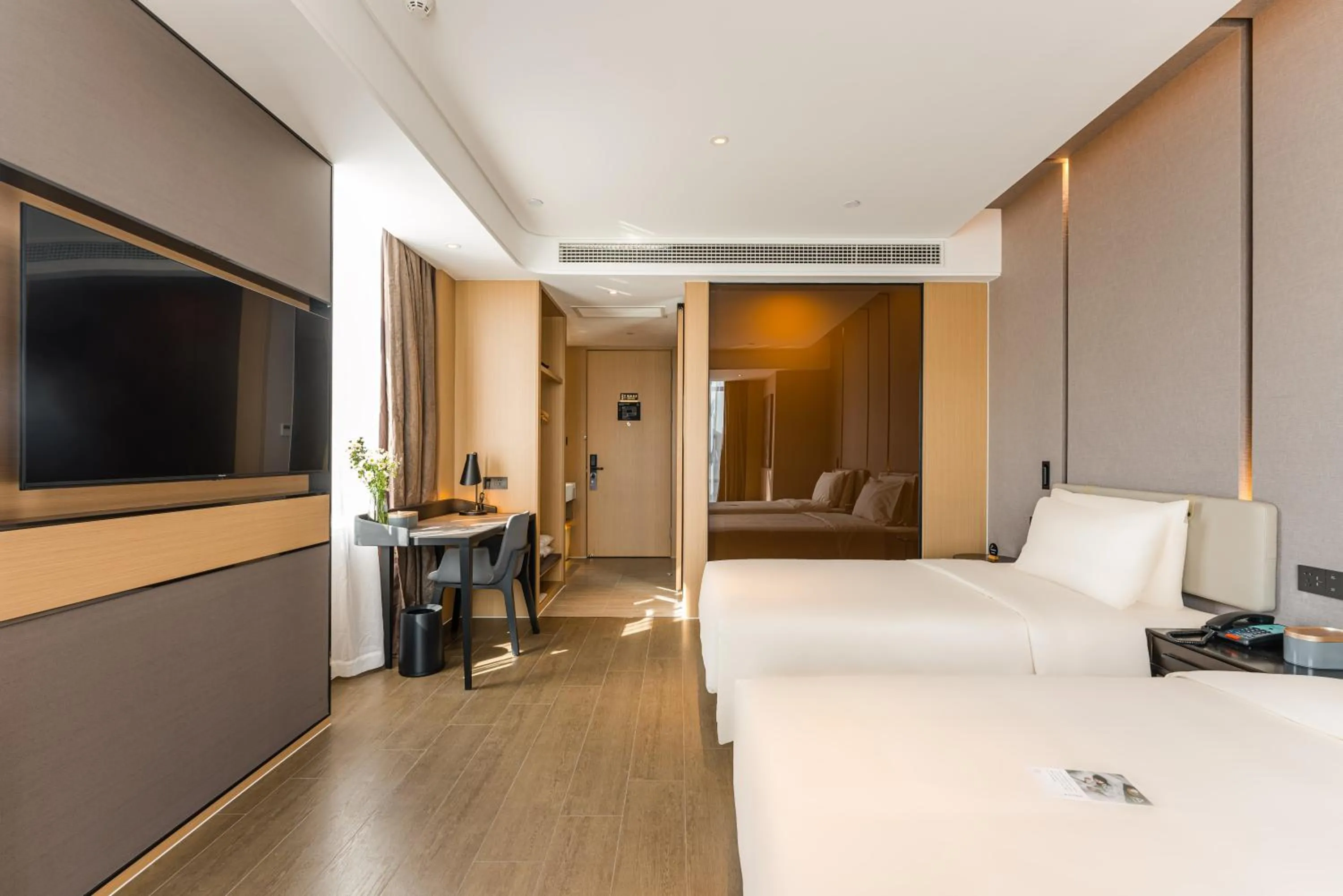 Photo of the whole room, Bed in Atour Hotel Suzhou Mudu Ancient Town