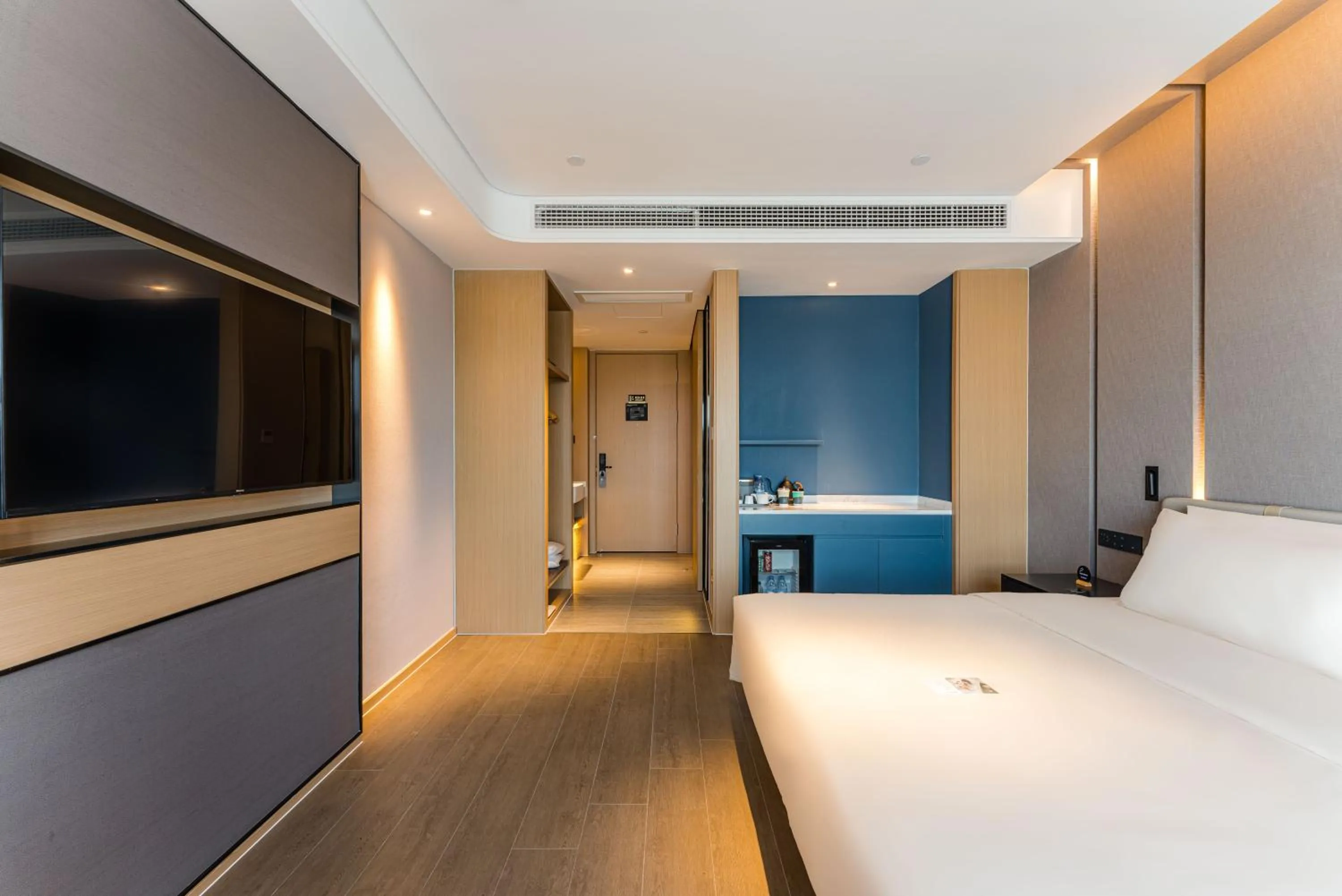 Photo of the whole room, Bed in Atour Hotel Suzhou Mudu Ancient Town