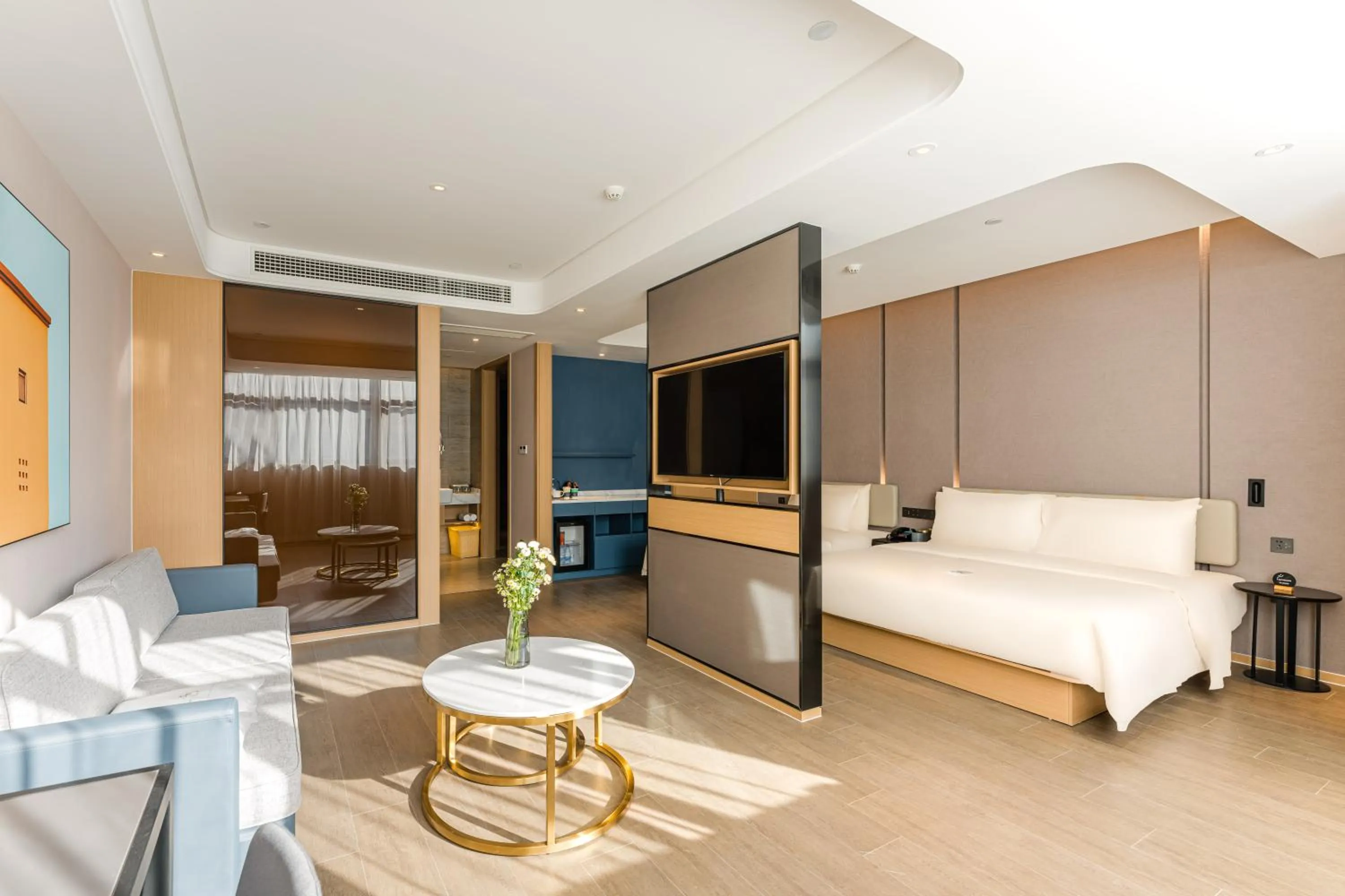 Photo of the whole room, Bed in Atour Hotel Suzhou Mudu Ancient Town