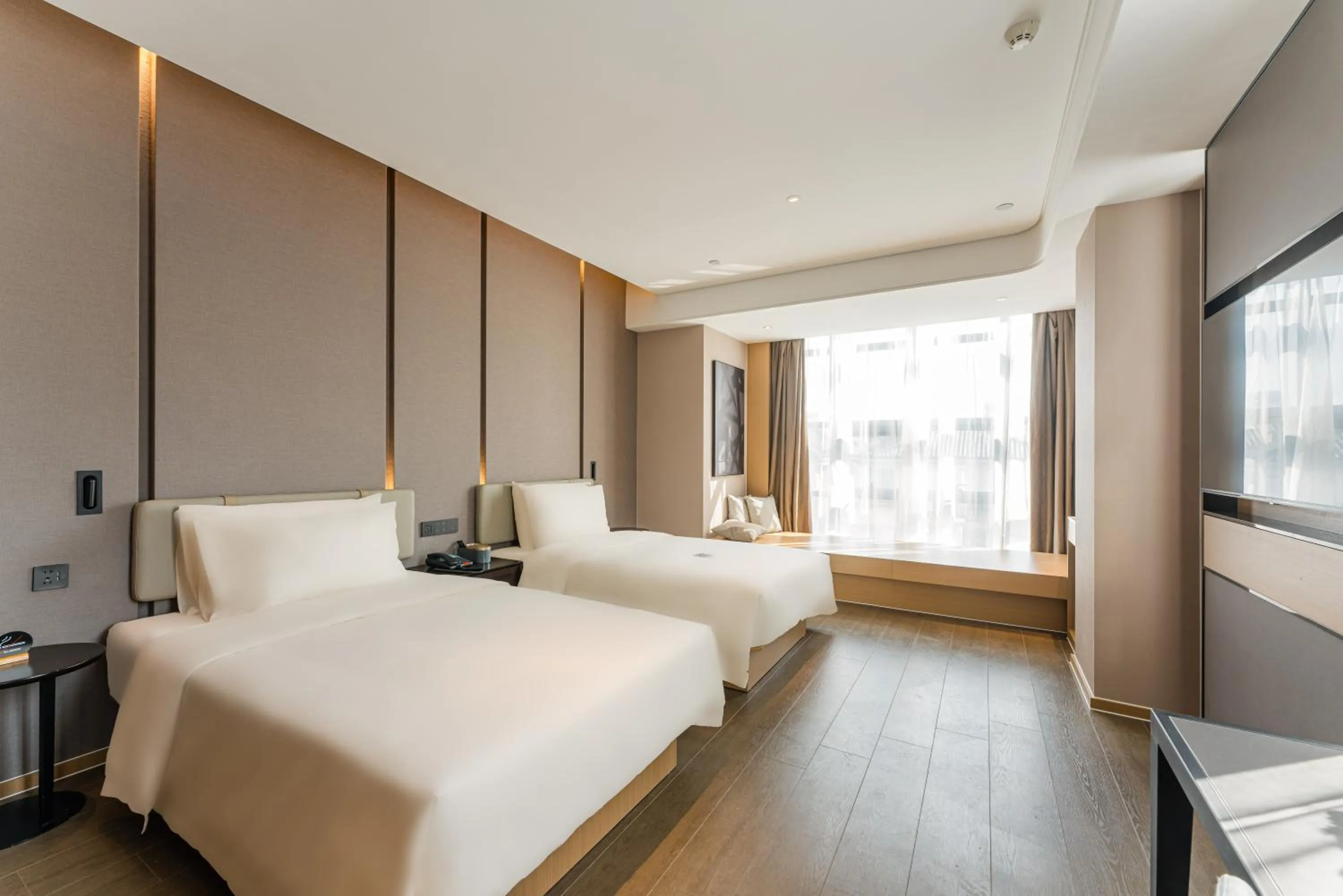 Photo of the whole room, Bed in Atour Hotel Suzhou Mudu Ancient Town