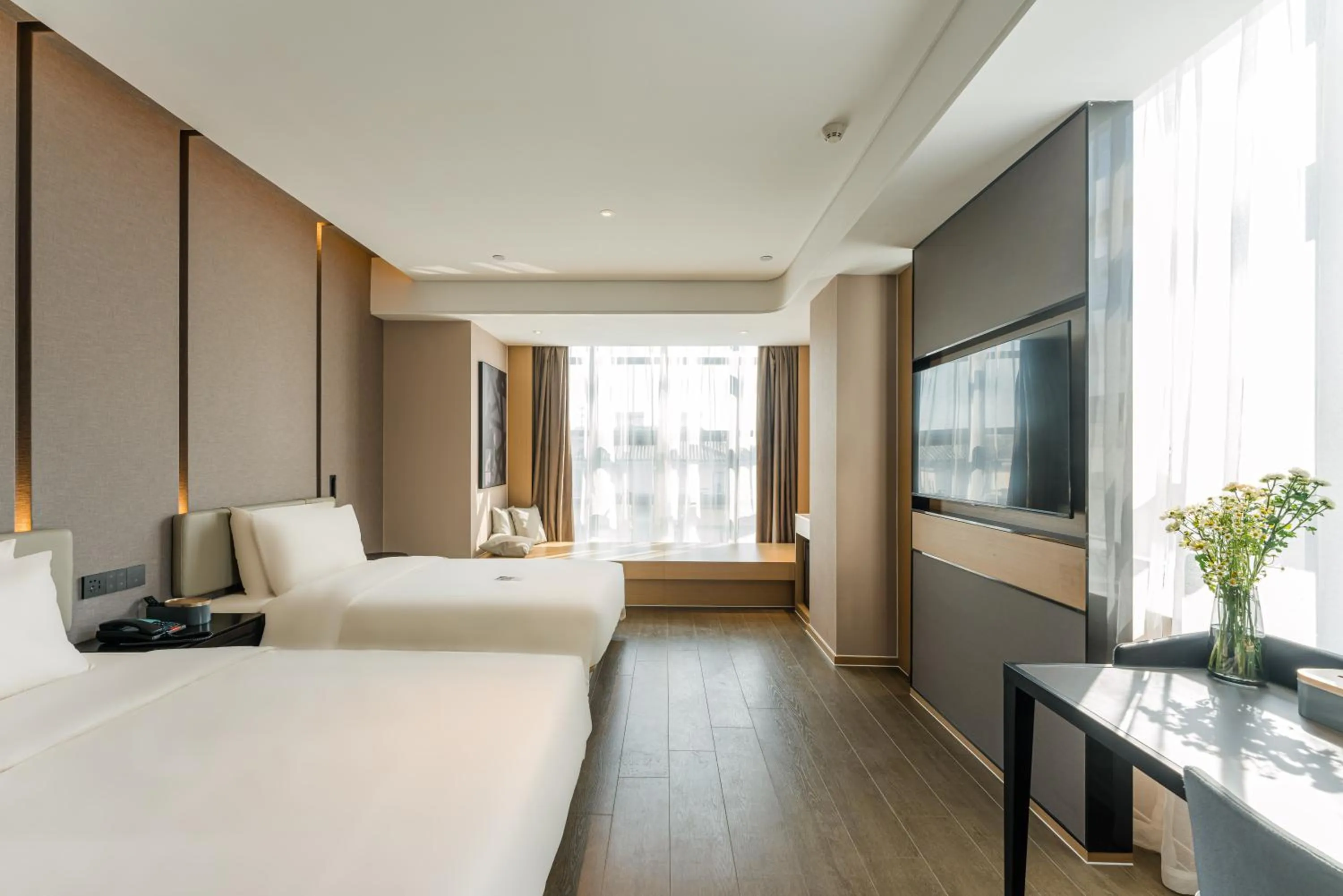 Photo of the whole room, Bed in Atour Hotel Suzhou Mudu Ancient Town