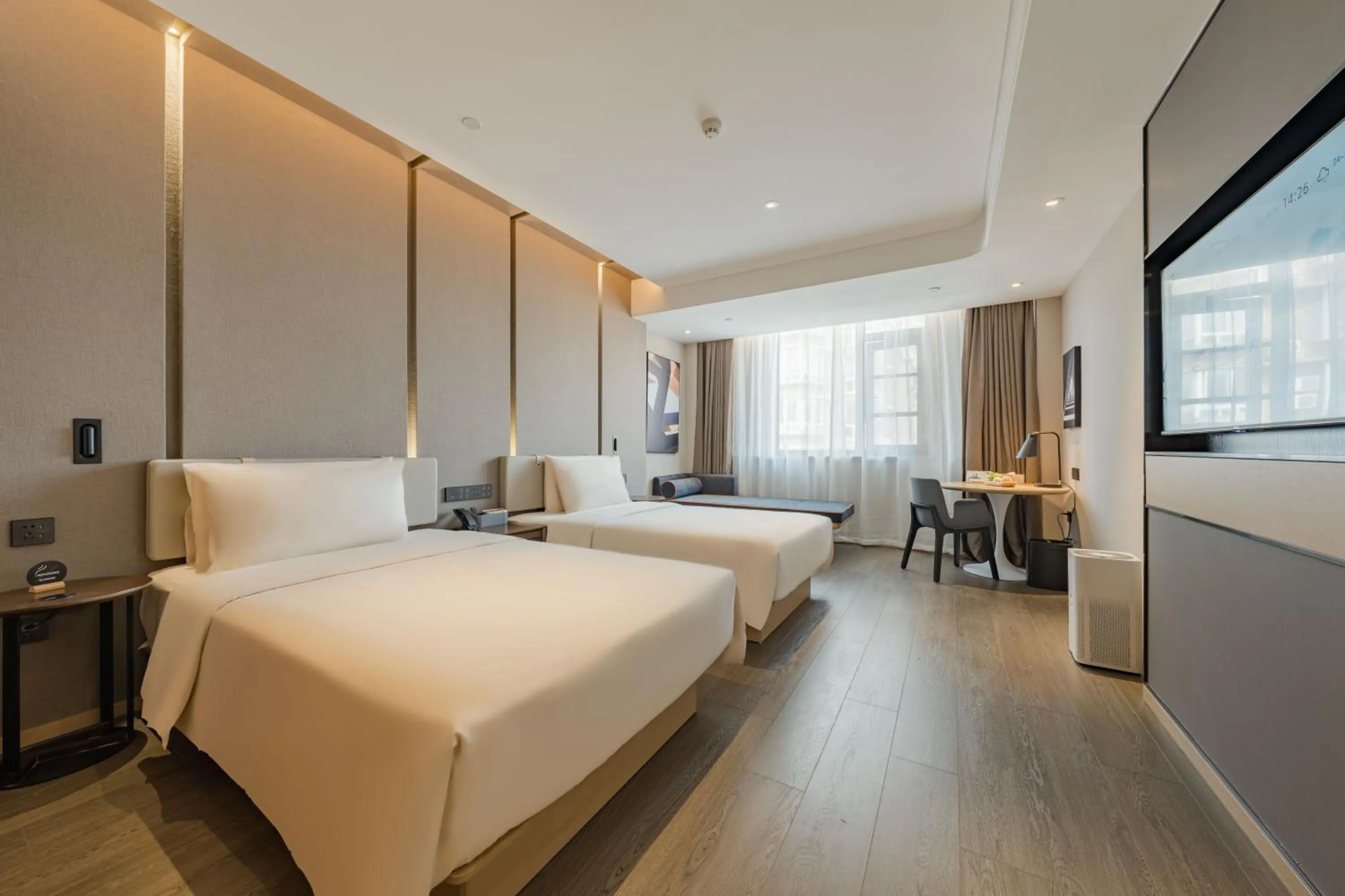 Living room, Bed in Atour Hotel Hangzhou East Railway Station