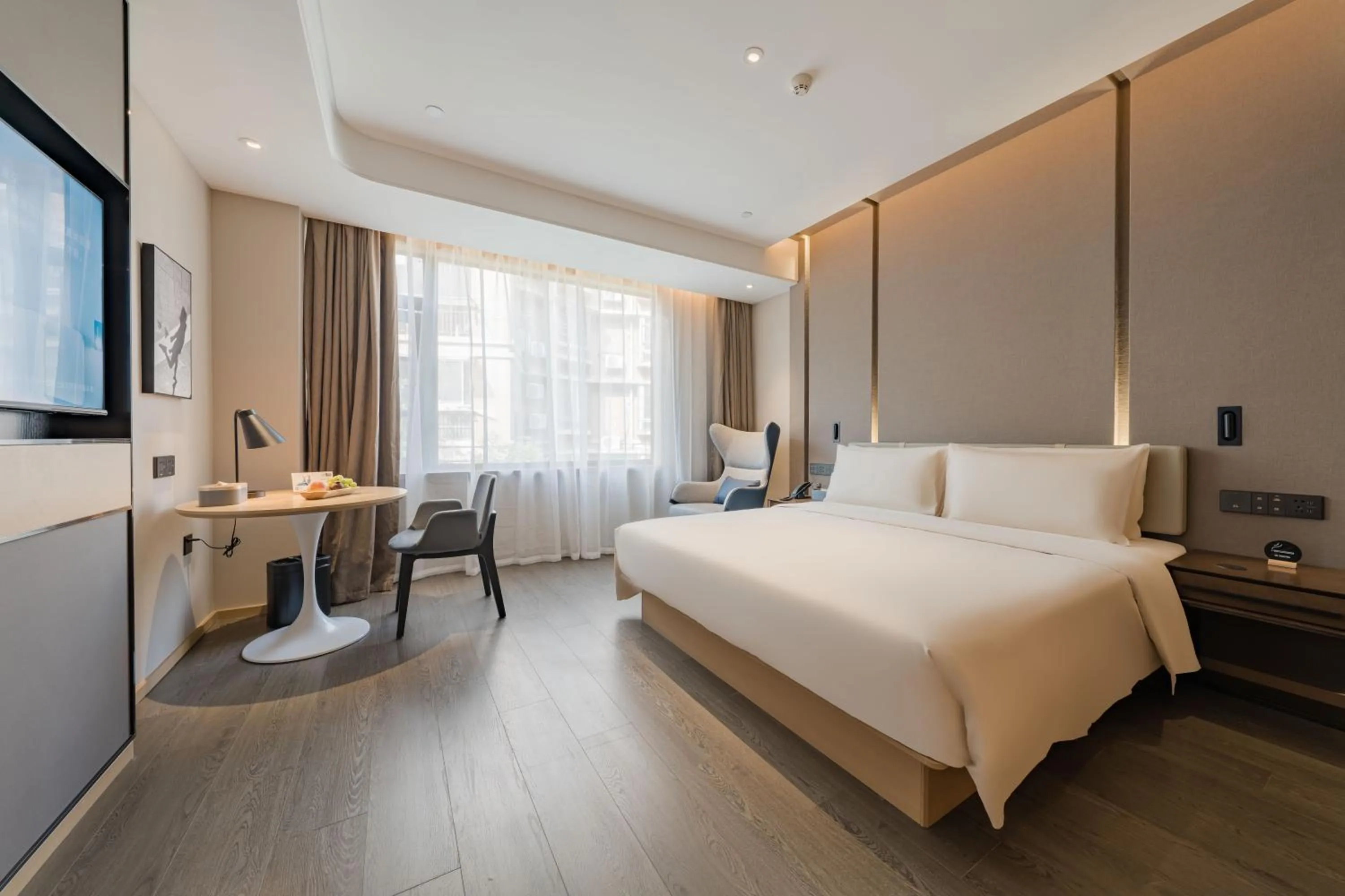 Living room, Bed in Atour Hotel Hangzhou East Railway Station