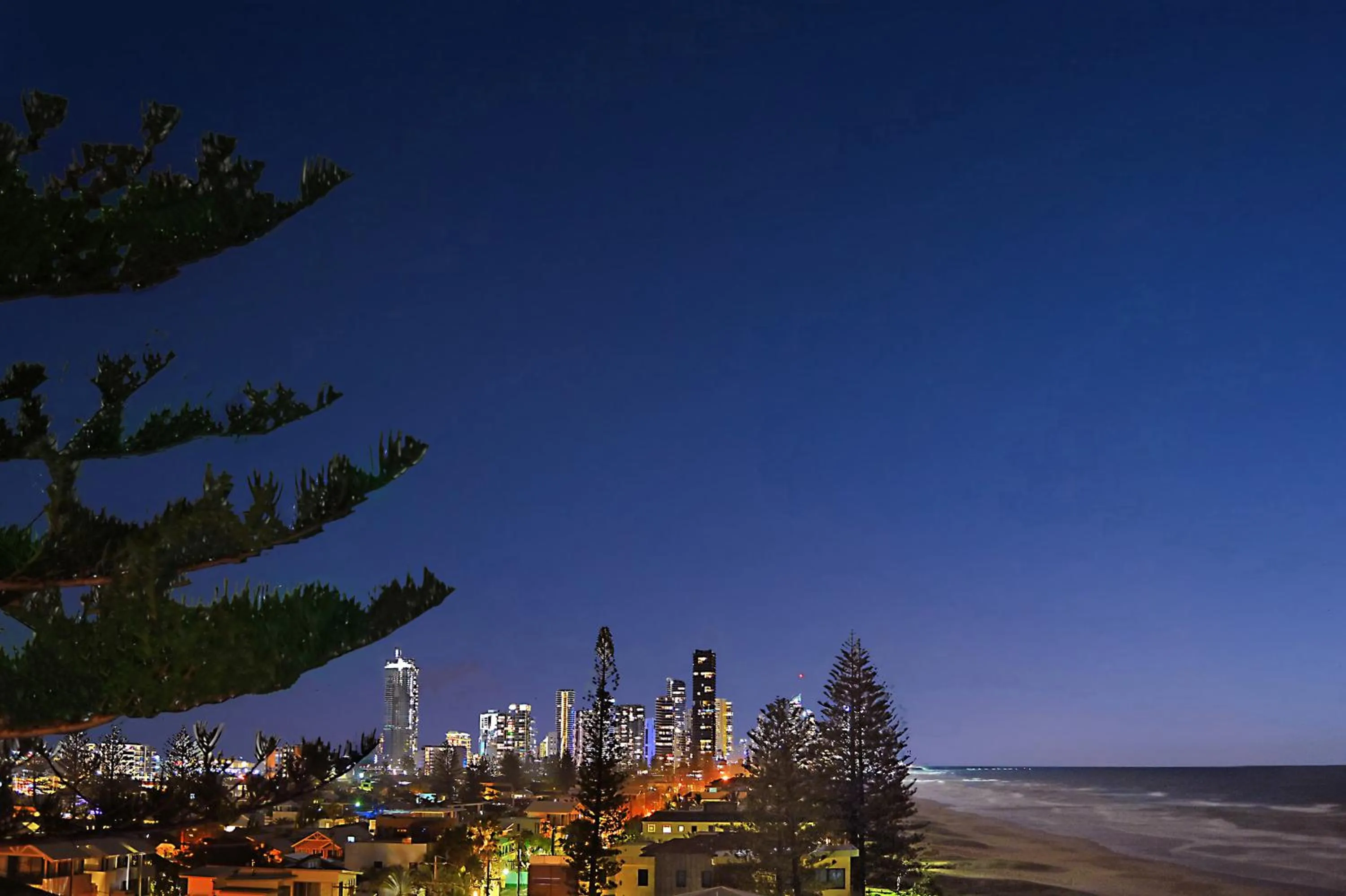 Night in Albatross North Apartments