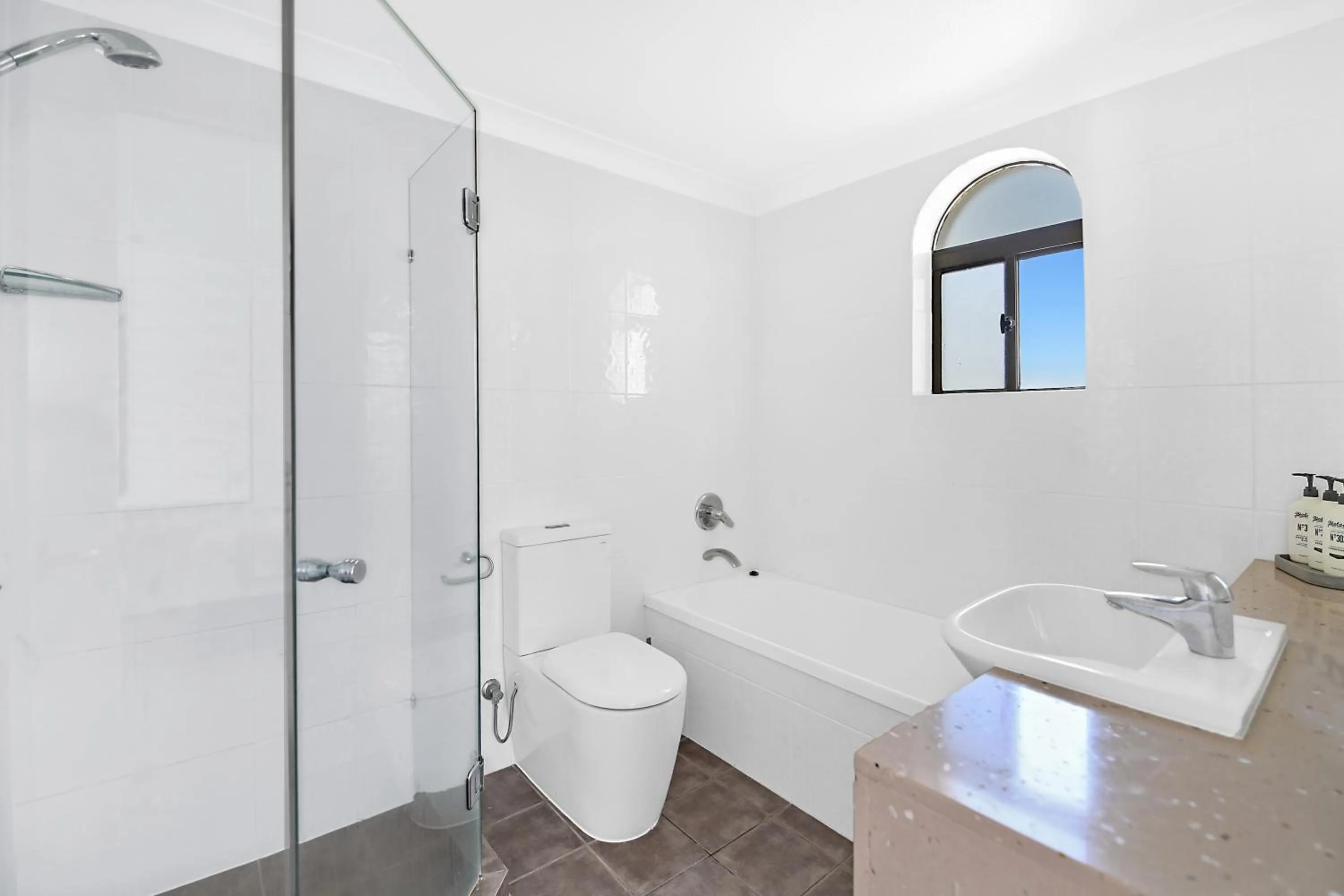 Bathroom in Albatross North Apartments