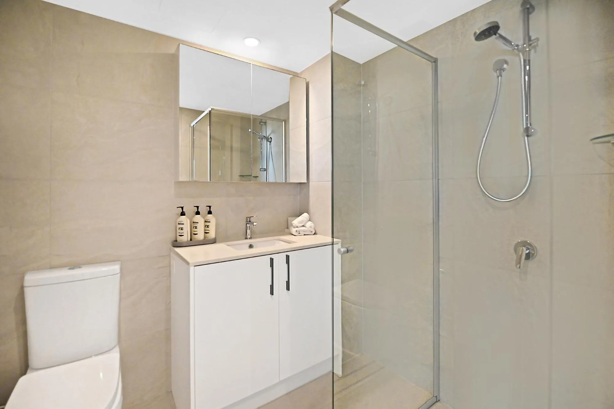 Bathroom in Albatross North Apartments